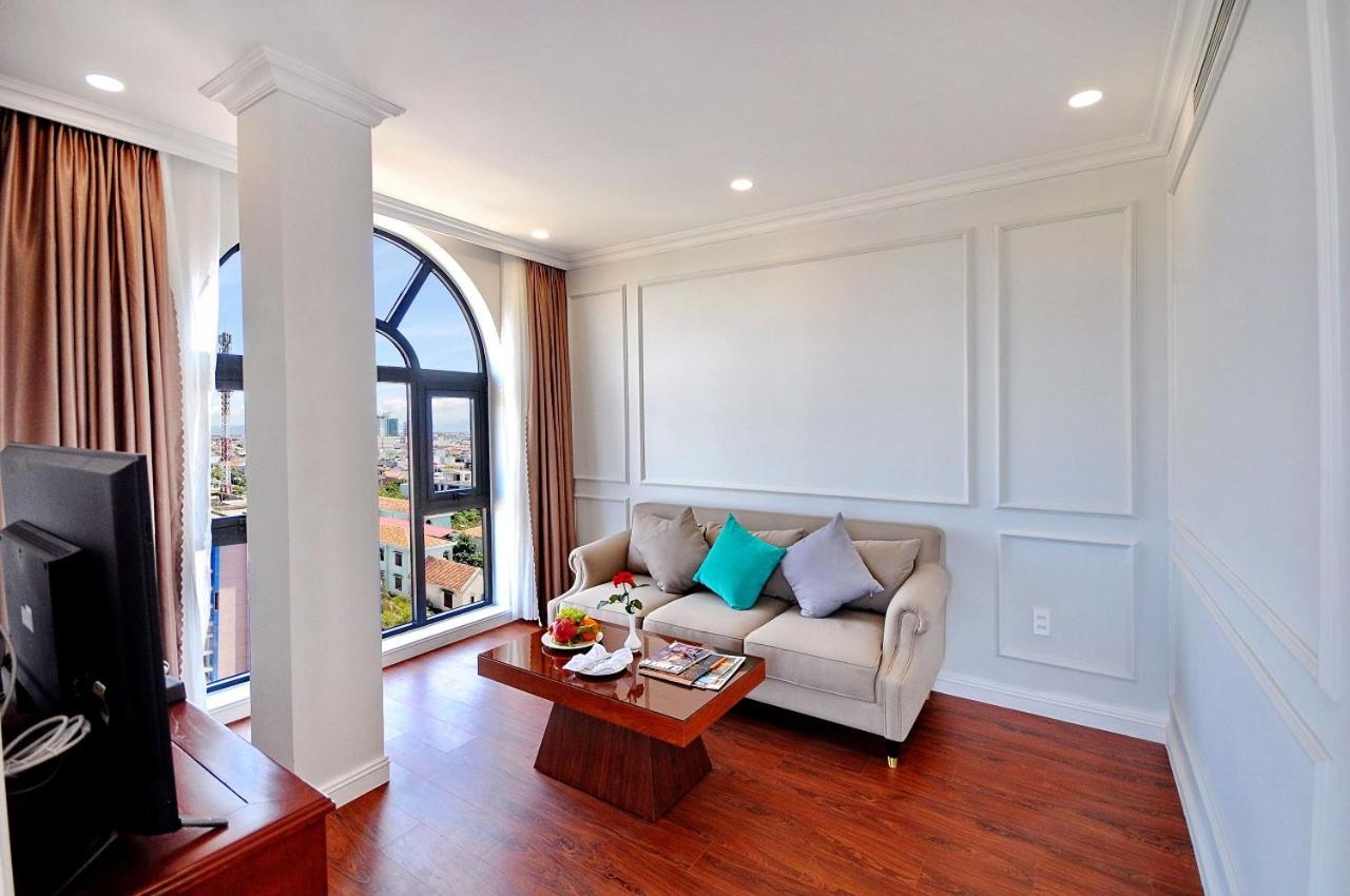 Queen Suite with Sea View - Photo 13
