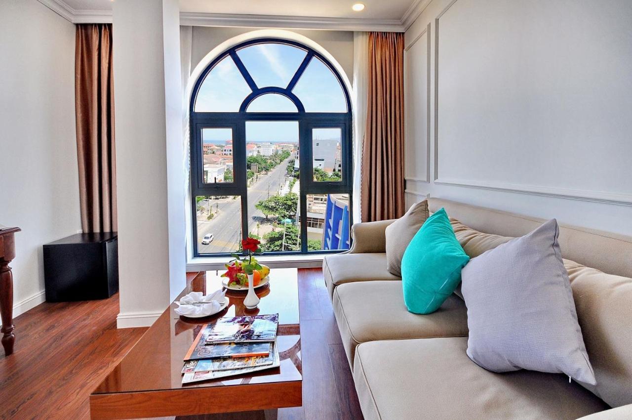 Queen Suite with Sea View - Photo 14