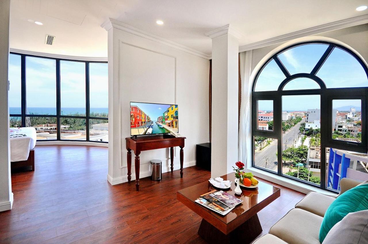 Queen Suite with Sea View - Photo 15