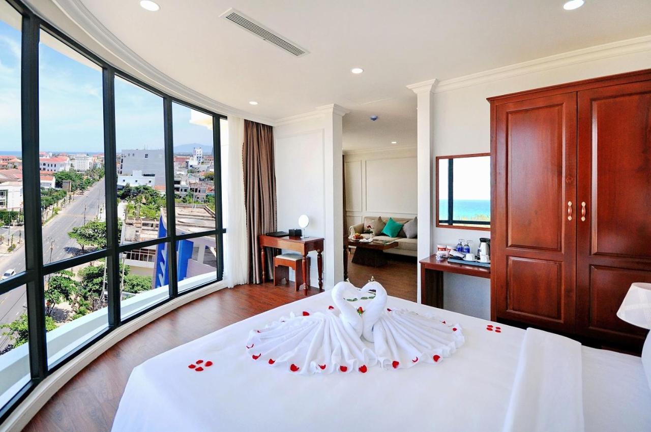 Queen Suite with Sea View - Photo 18