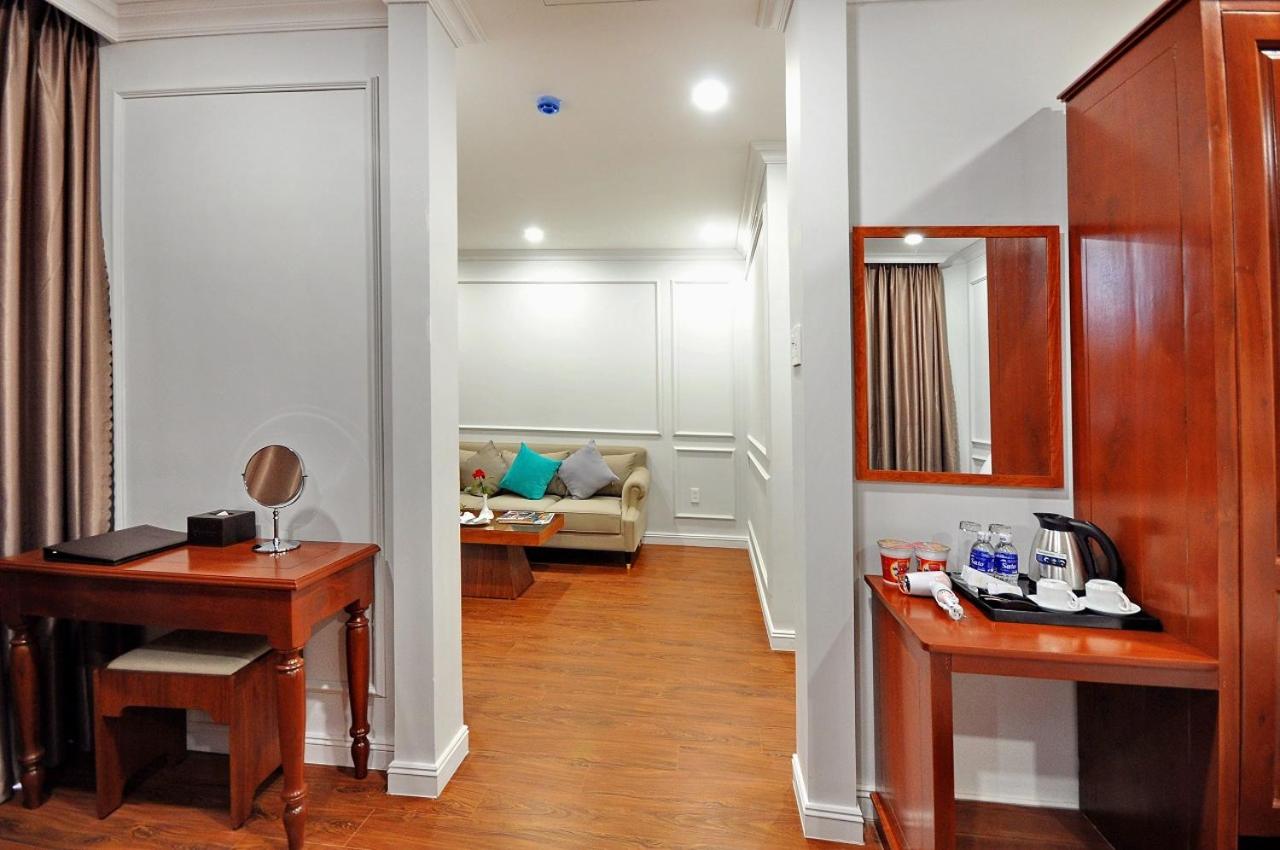 Queen Suite with Sea View - Photo 25