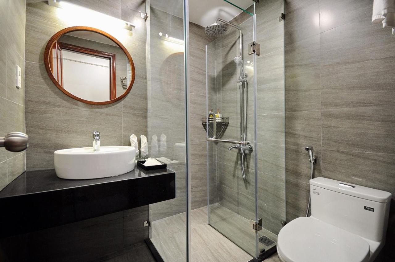 Queen Suite with Sea View - Photo 27
