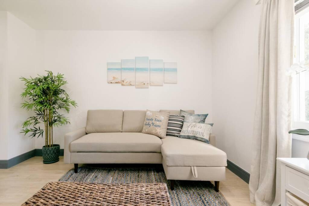 Two-Bedroom House photo 2