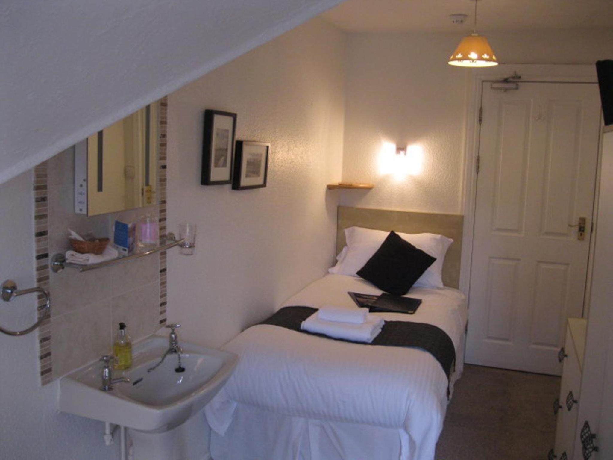Standard Single Room photo 3