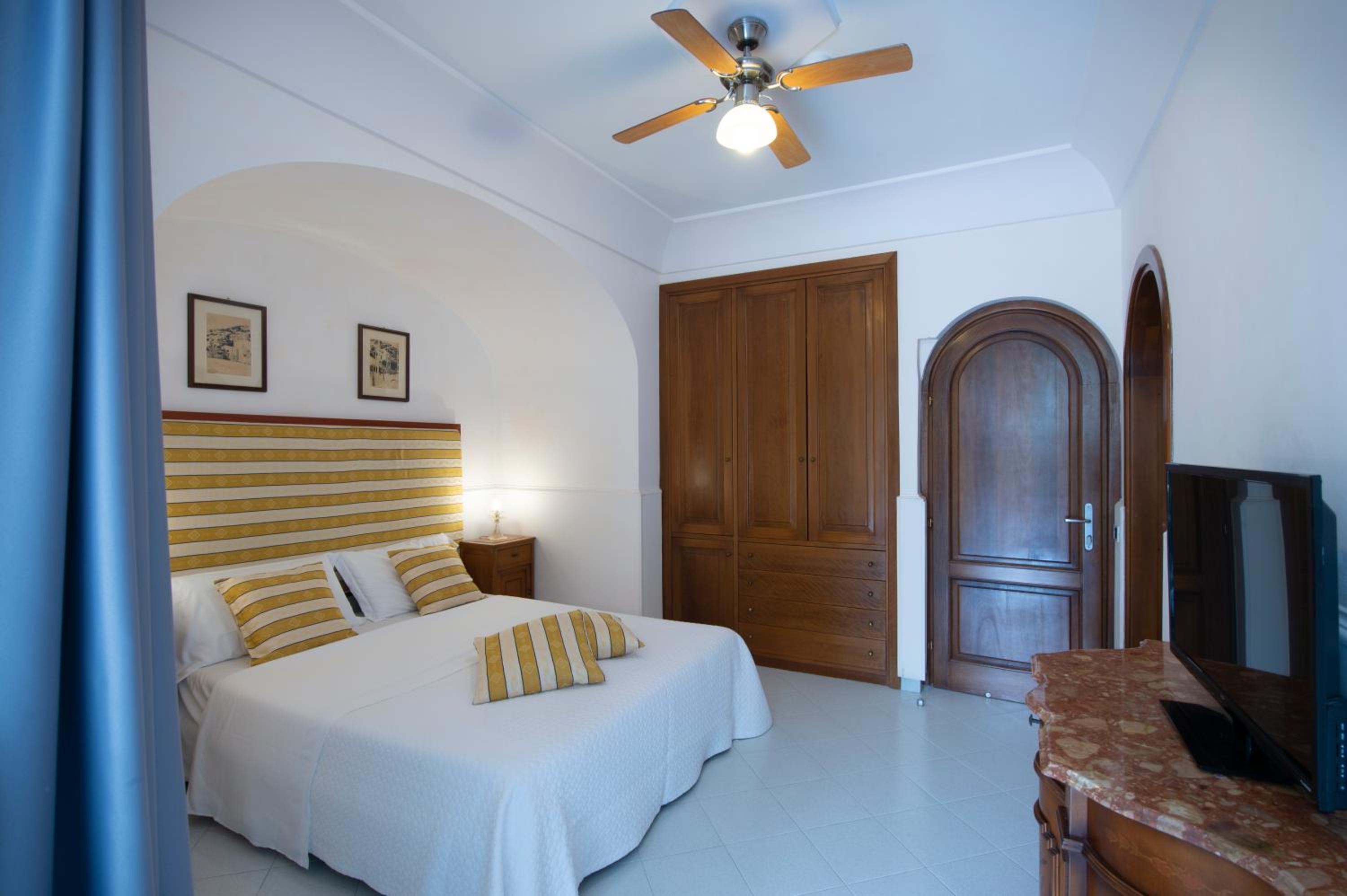 Standard Double Room photo 3
