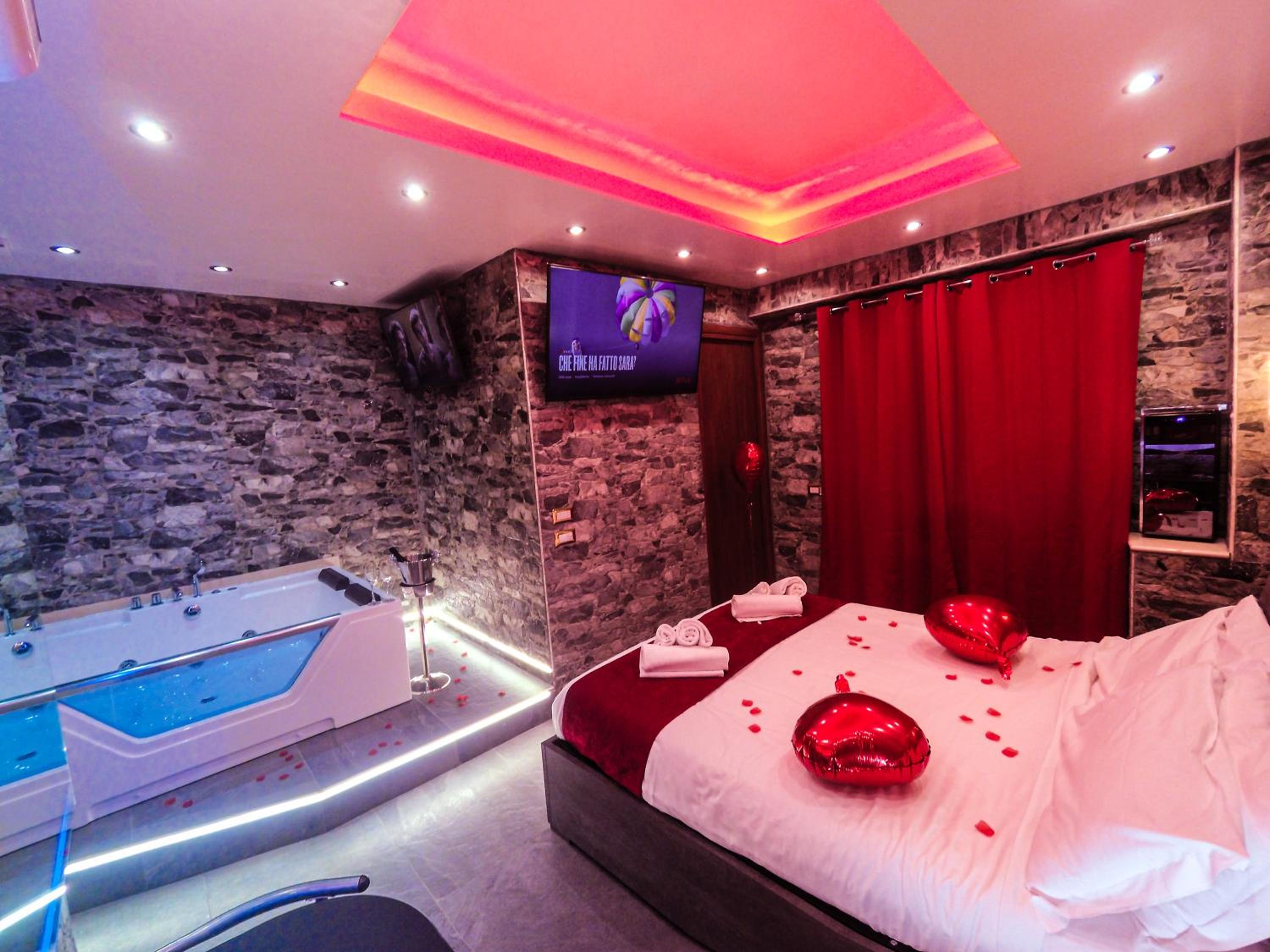 Suite with Spa Bath photo 1