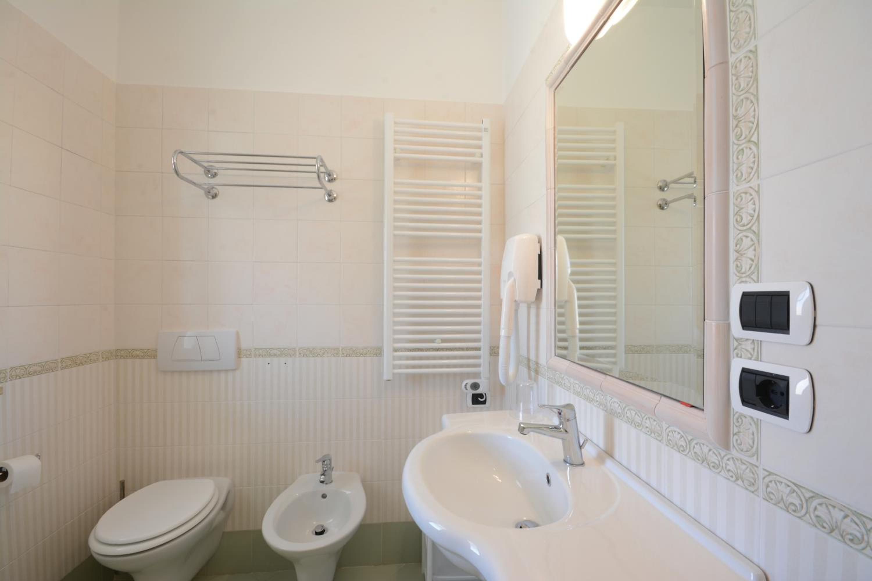 Studio Apartment - Photo 4