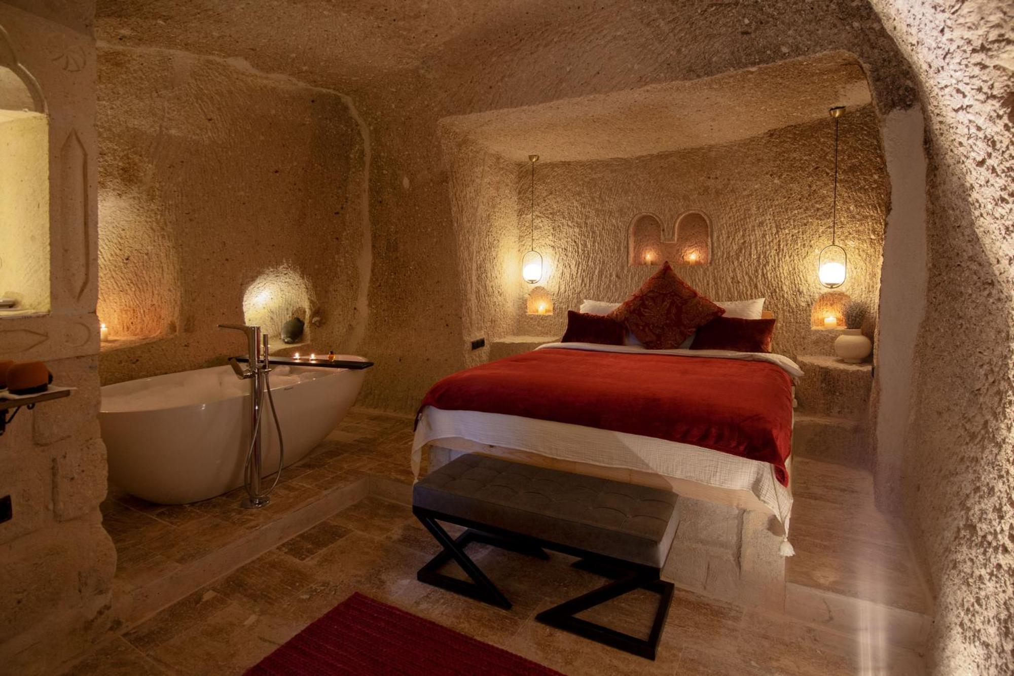 Deluxe Double Room with Bath photo 2
