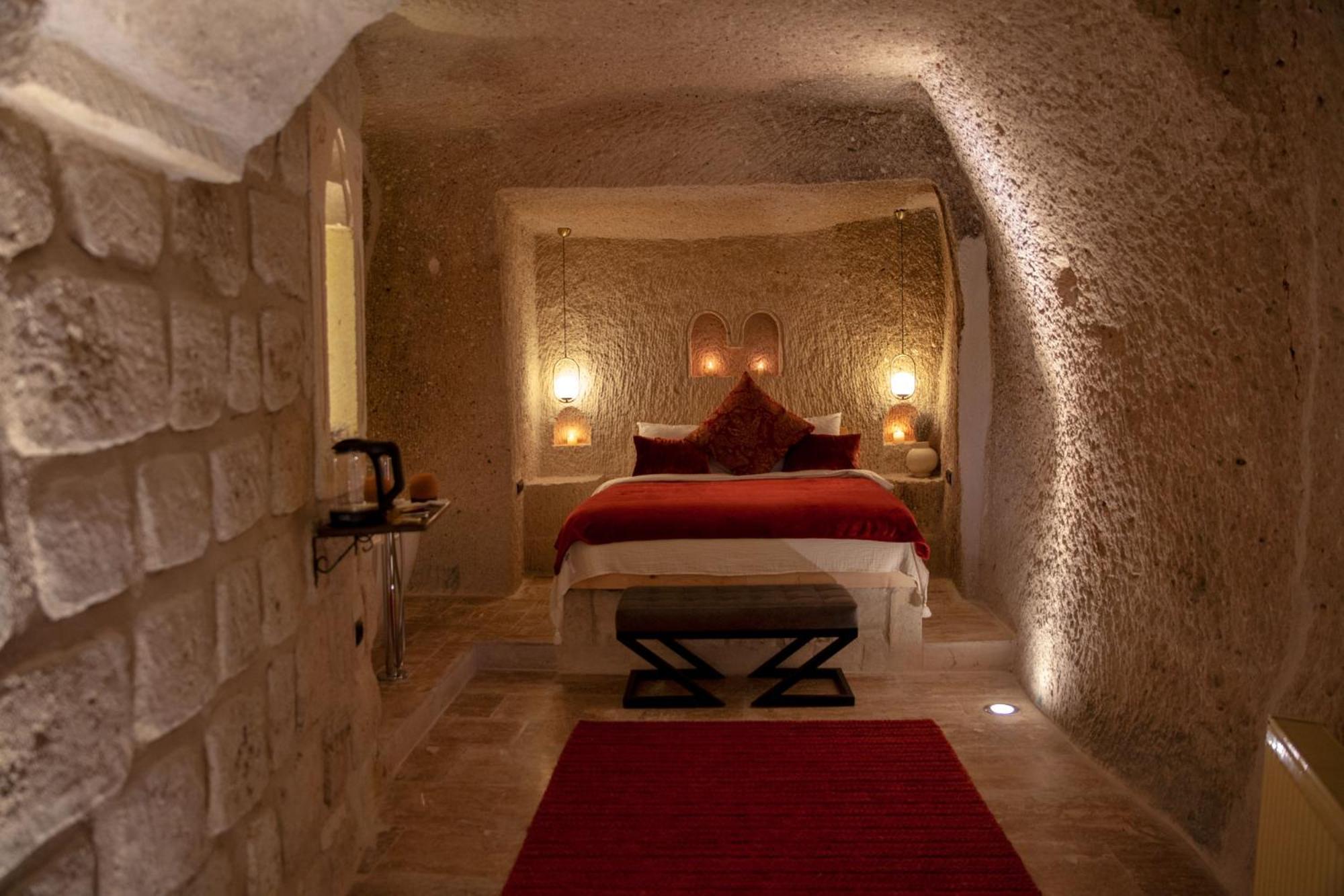 Deluxe Double Room with Bath photo 3