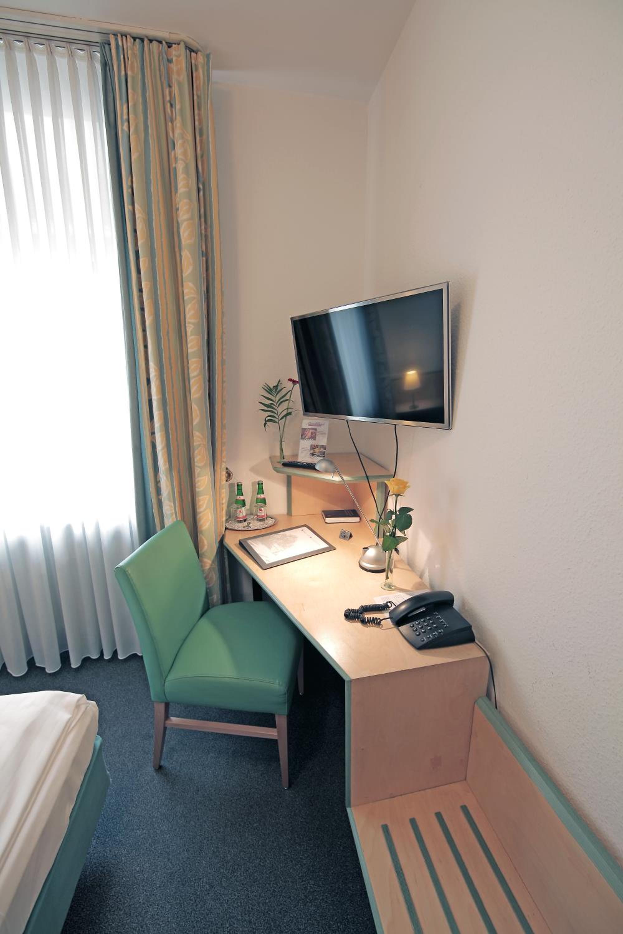 Double Room - Photo 6