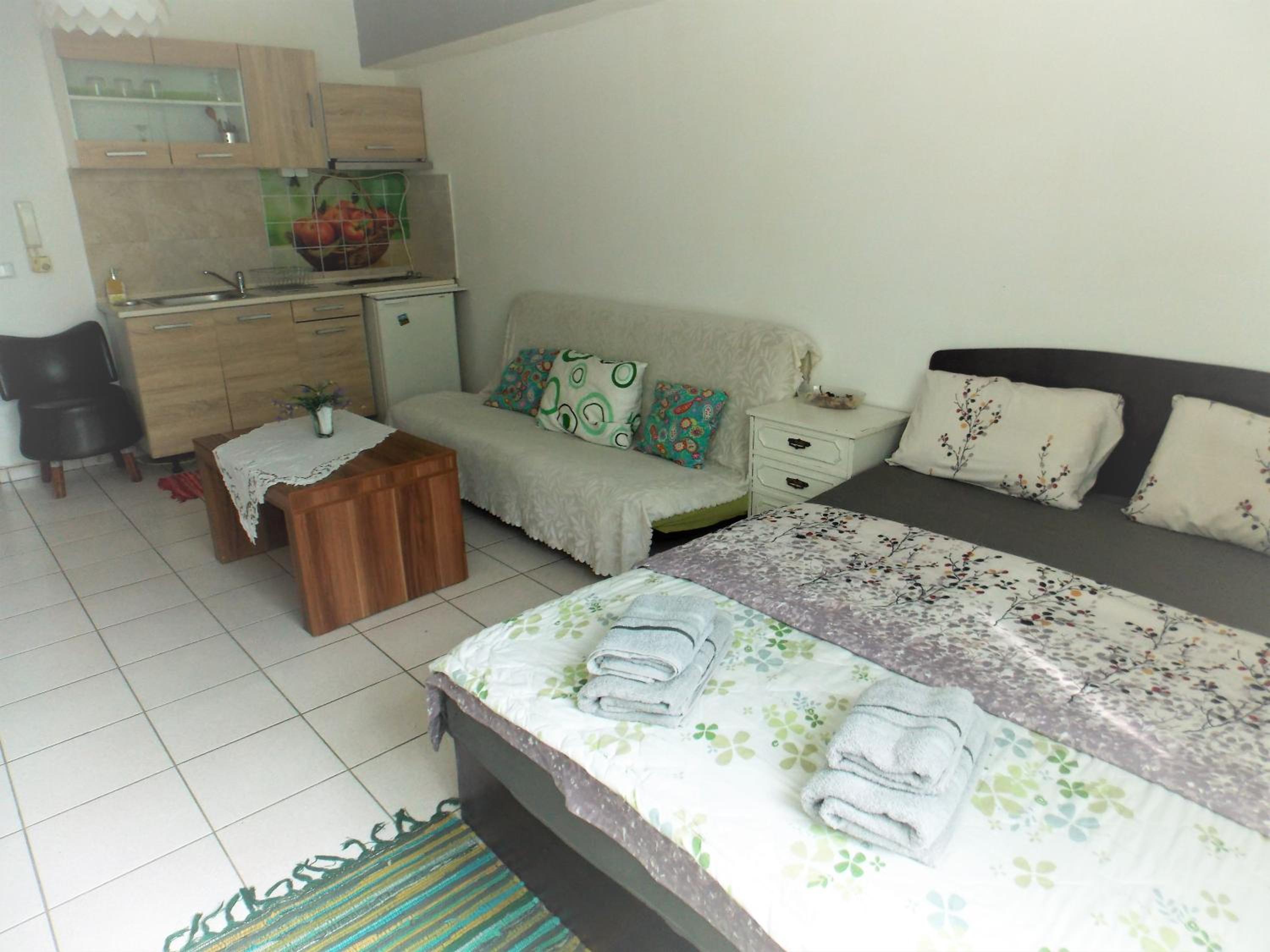 Studio Apartment