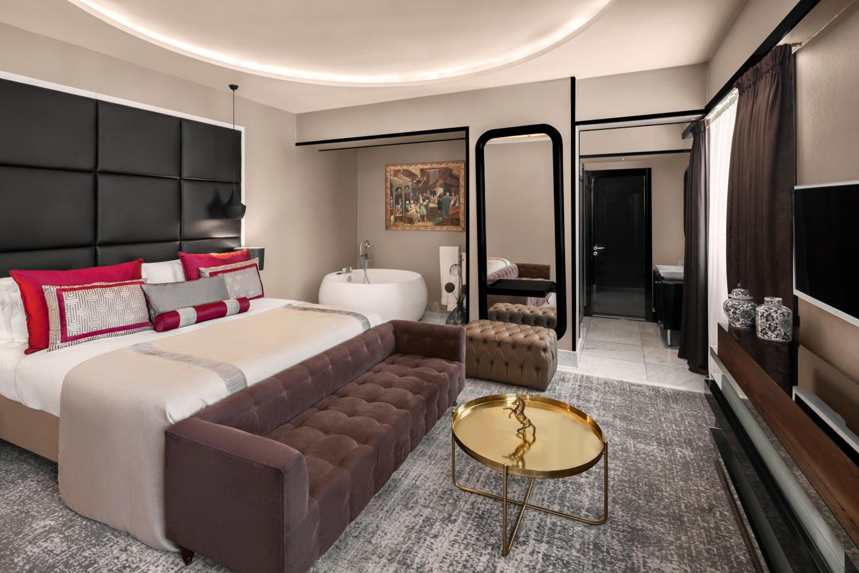 King Suite with Panoramic View