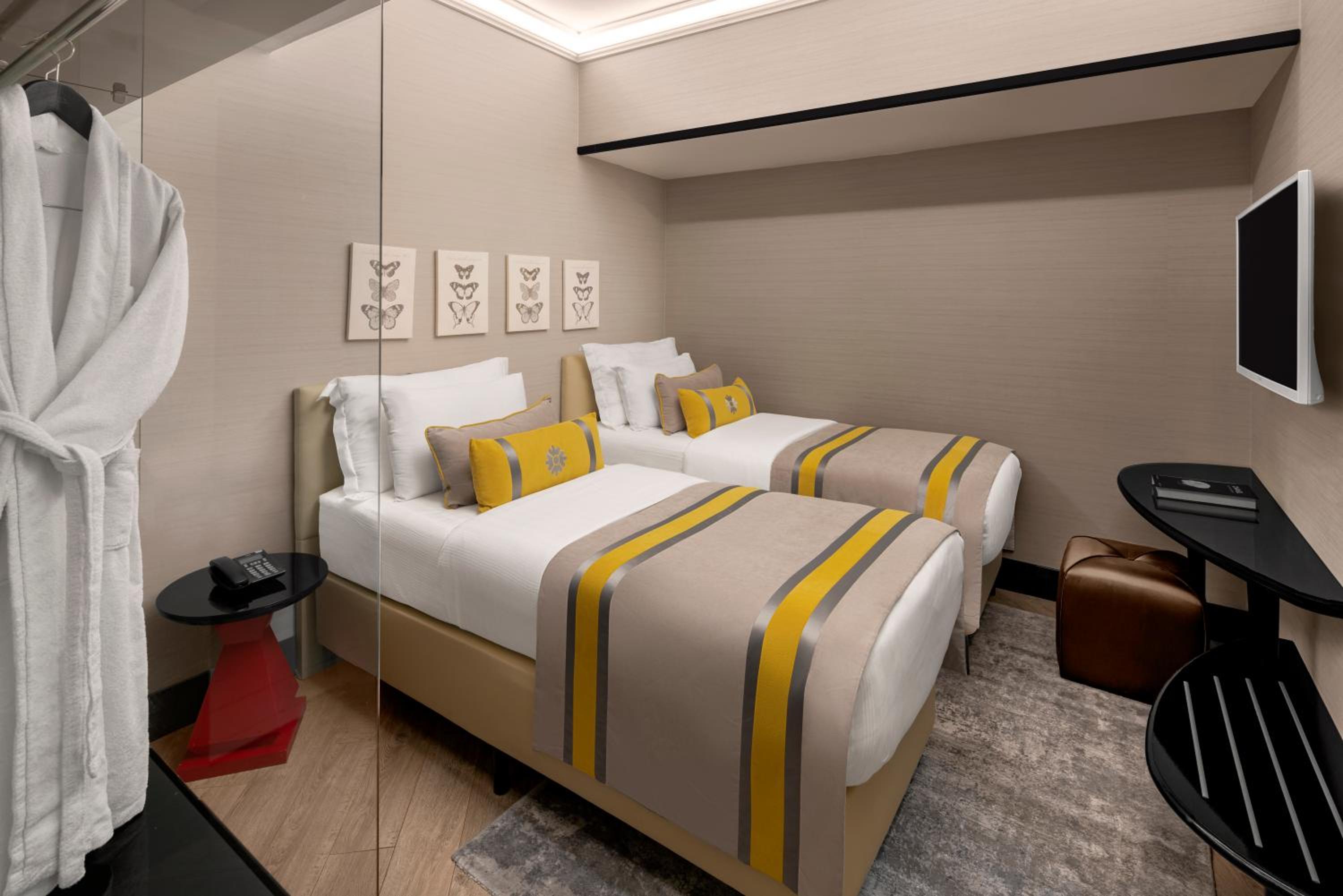 Family Room - Photo 4