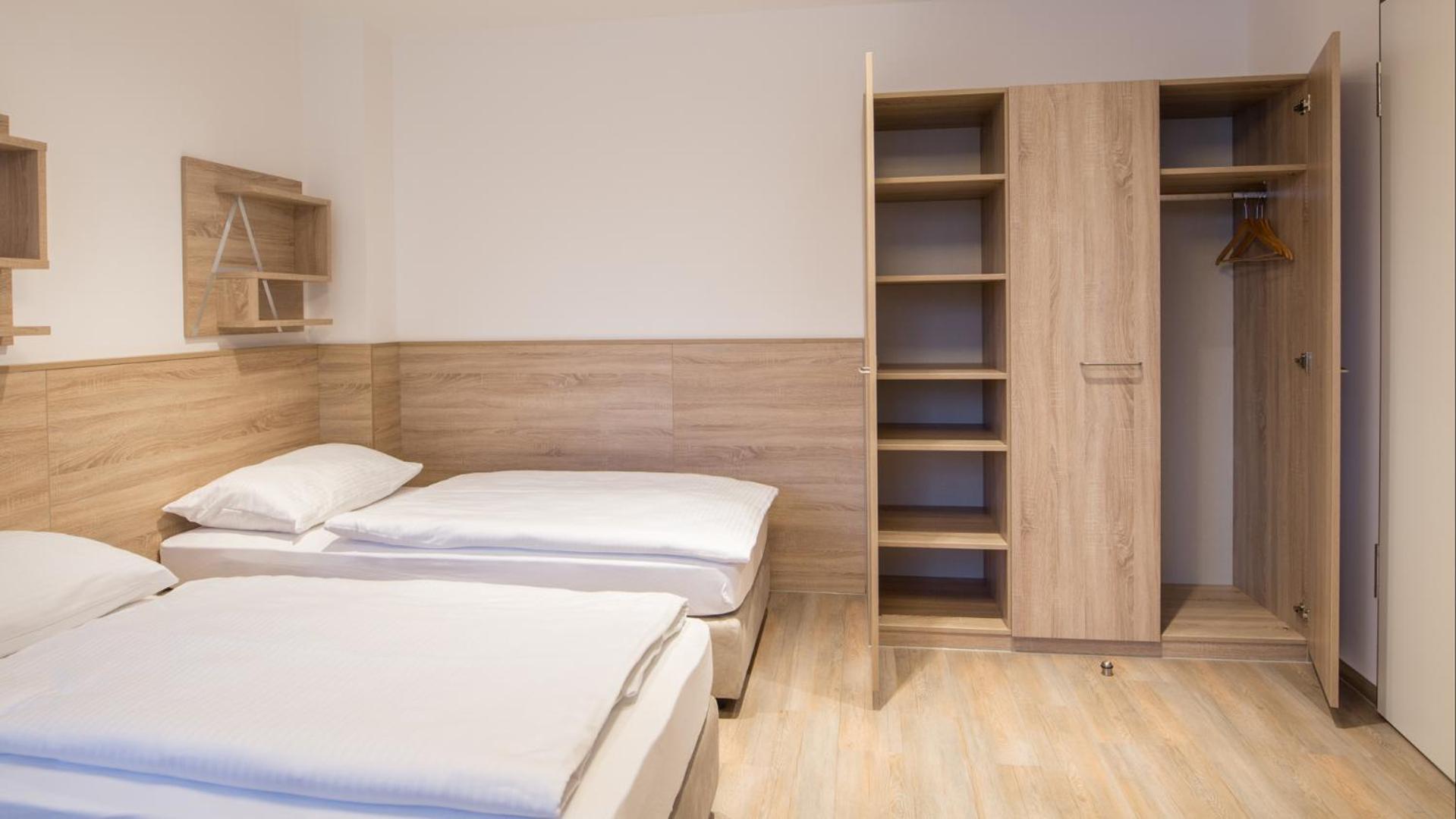Classic Triple Room - Photo 4