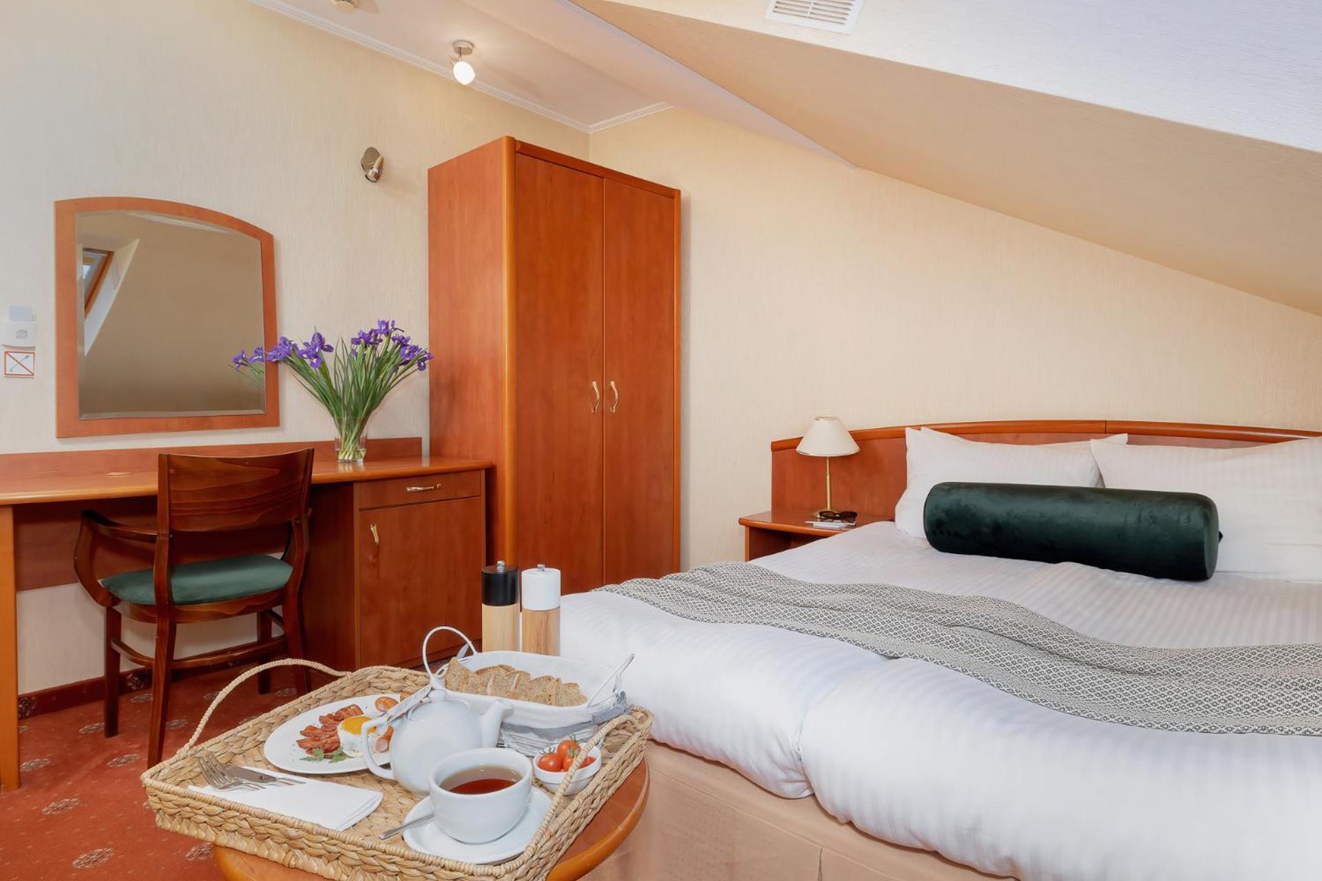 Economy Double Room photo 3