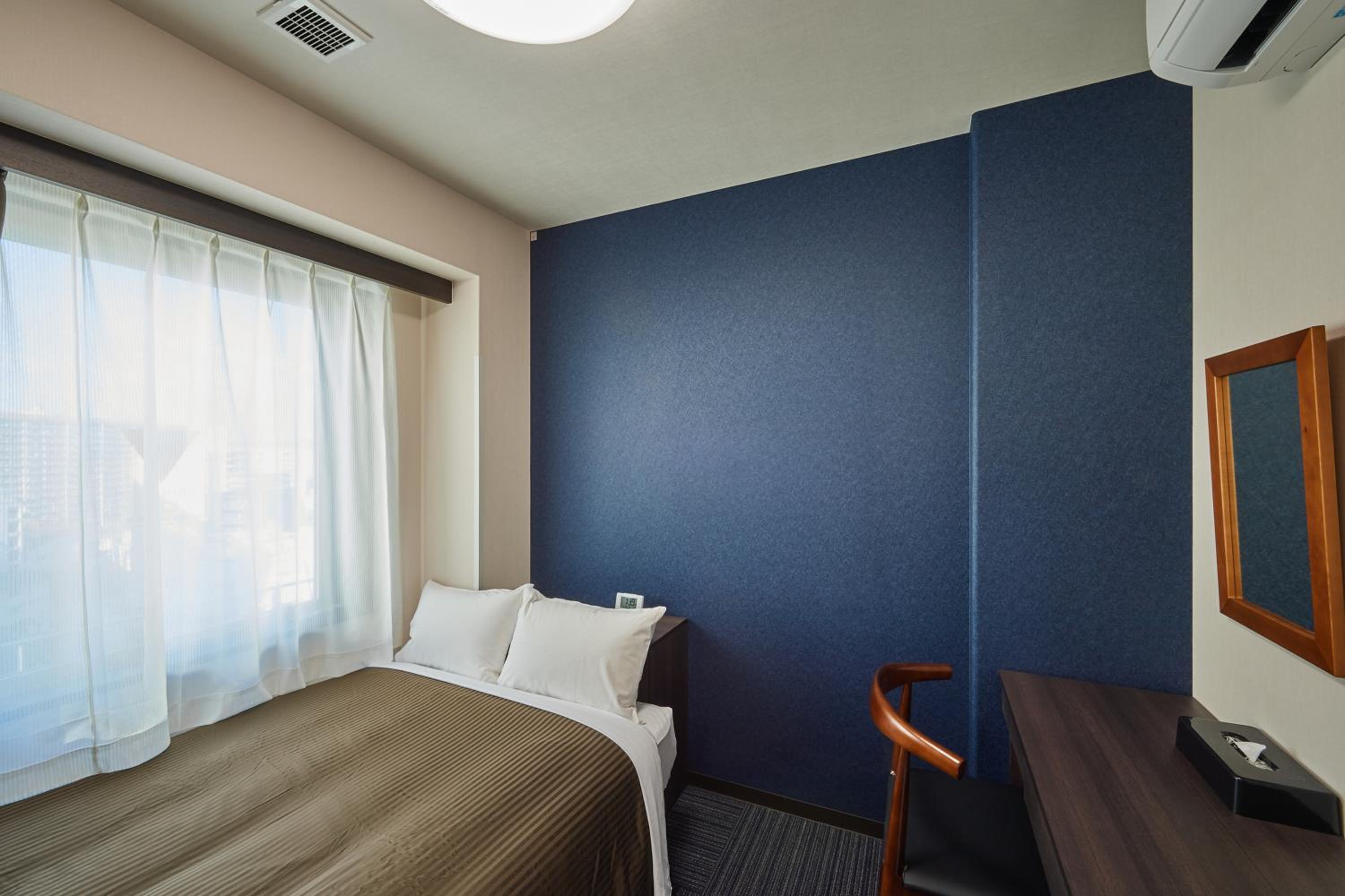 Single Room - Non-Smoking