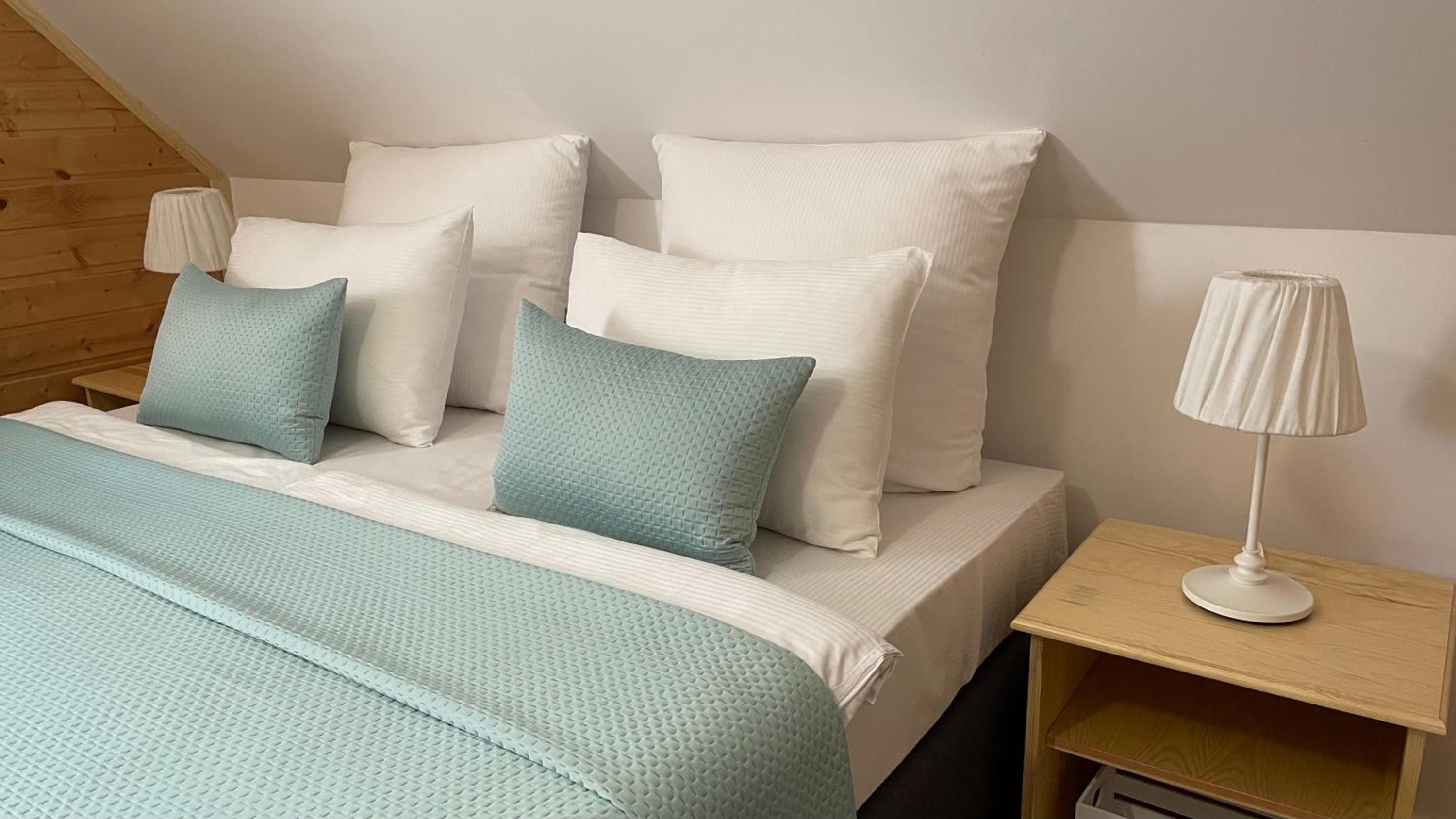 Standard Double or Twin Room - Photo 3