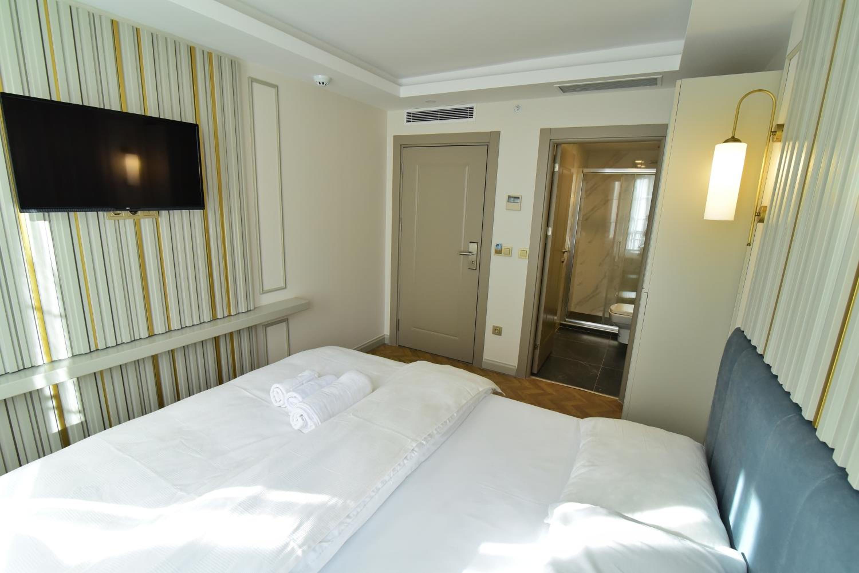 Superior Queen Room photo 1