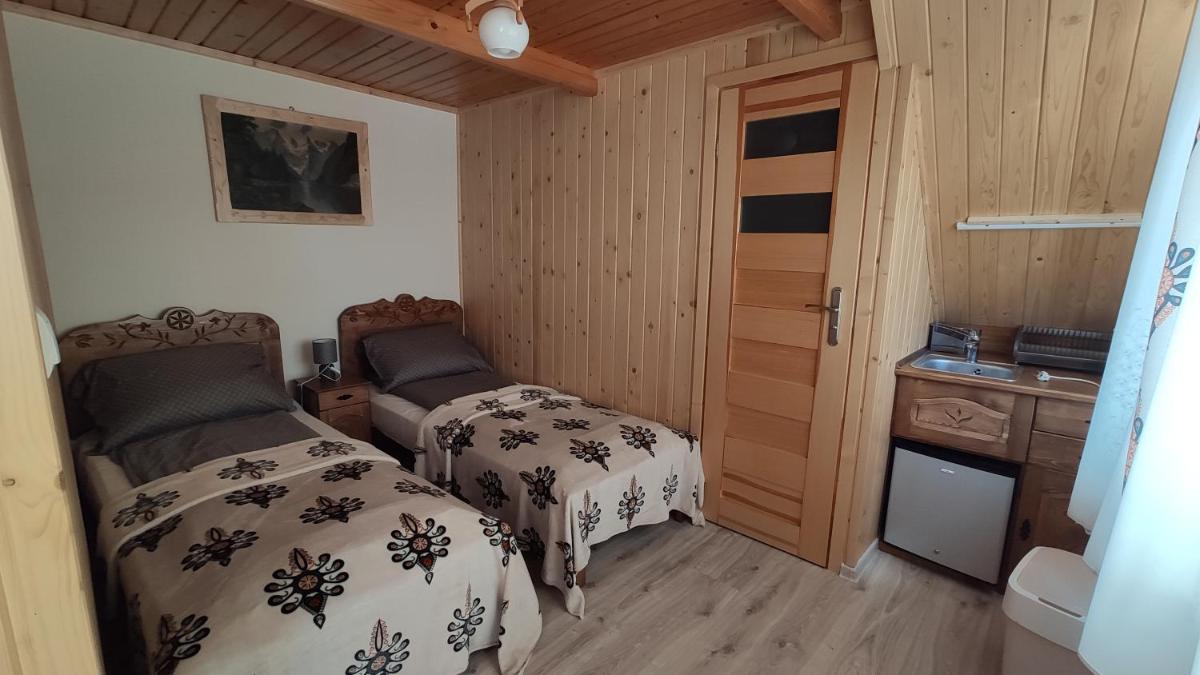 Quadruple Room with Mountain View photo 1