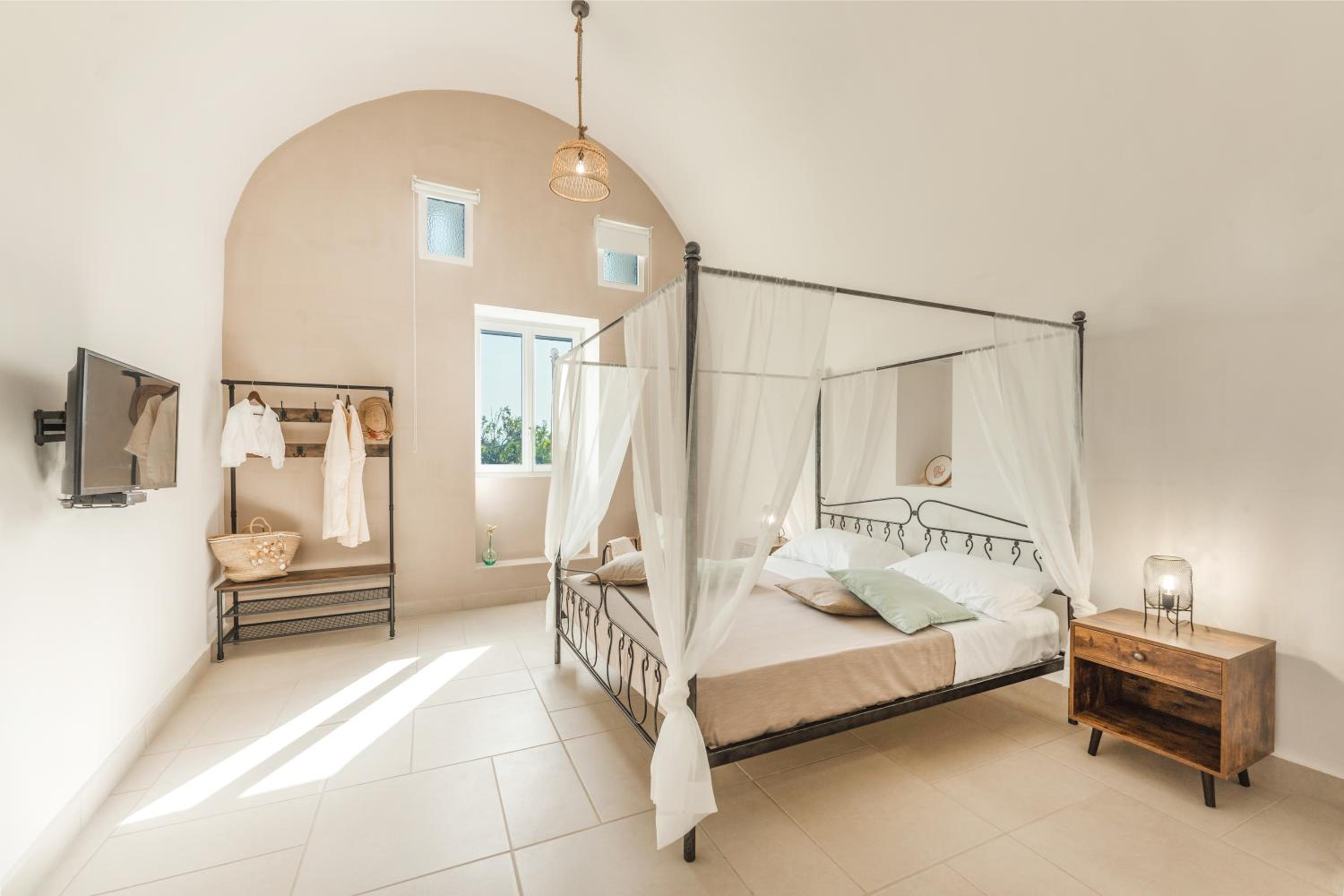 Queen Room with Spa Bath