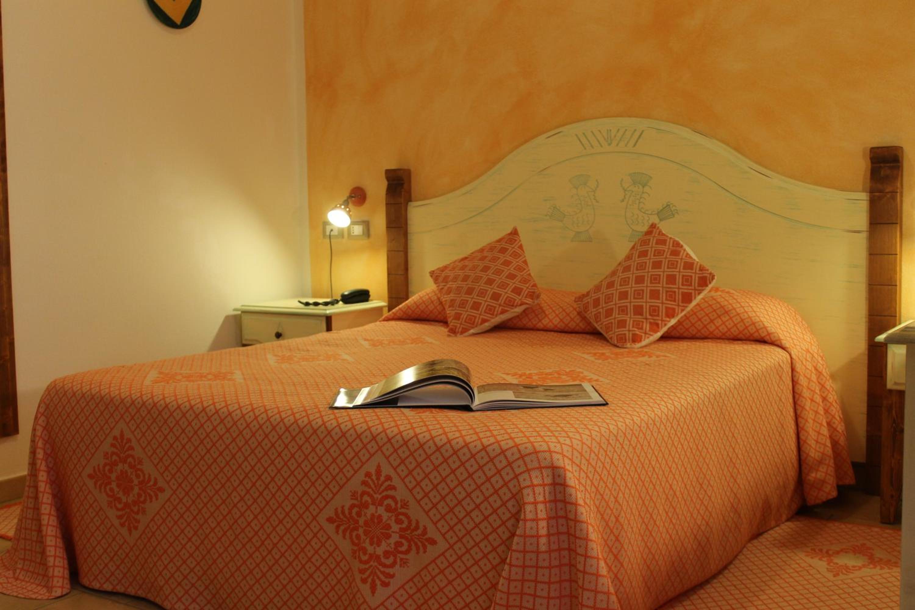 Double Room with Balcony - Photo 13