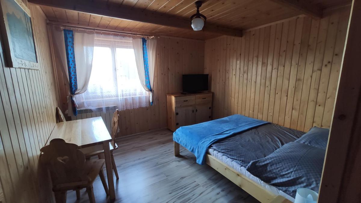 Family Room with Mountain View - Photo 1