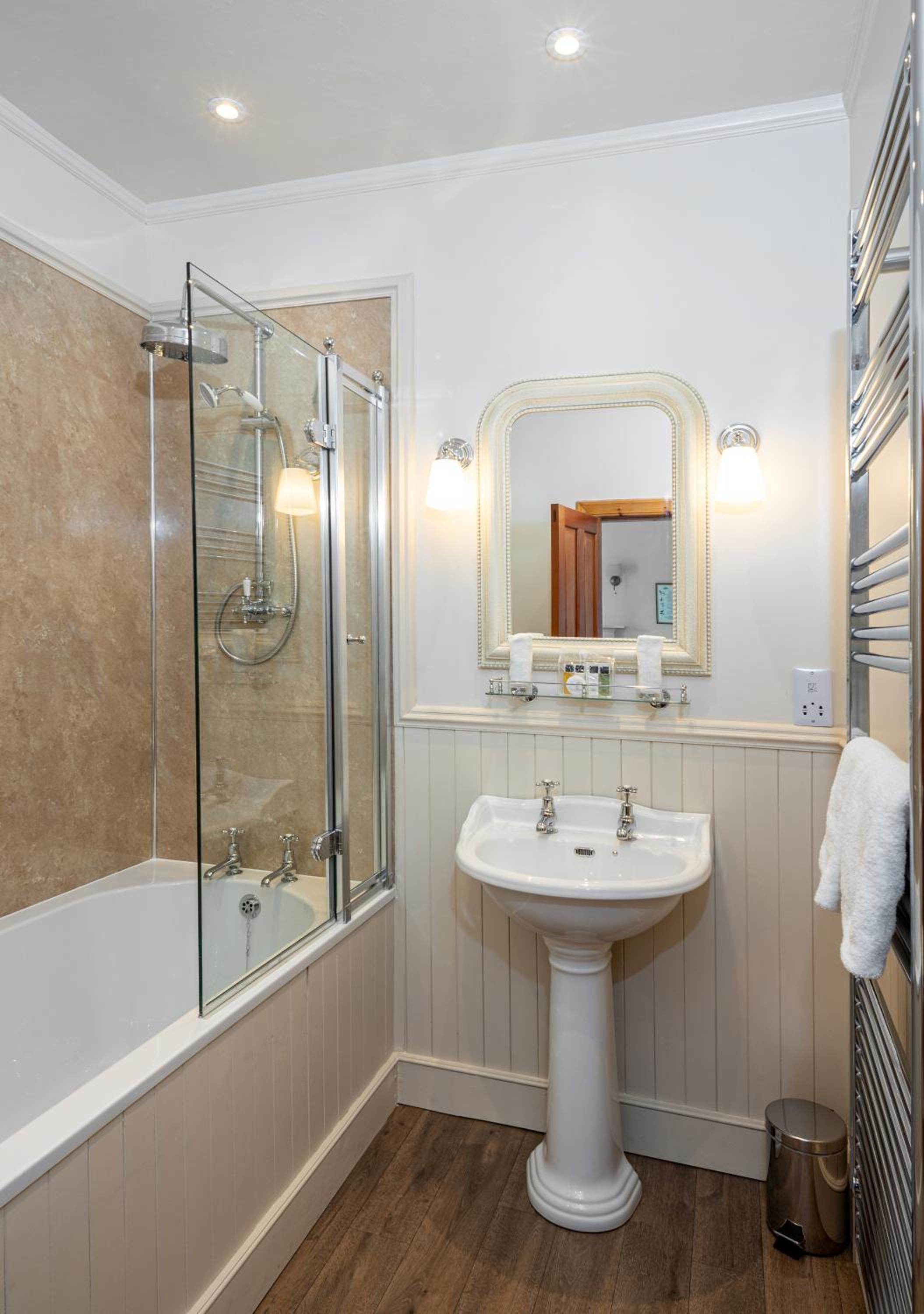 Superior Double Room - Photo 4