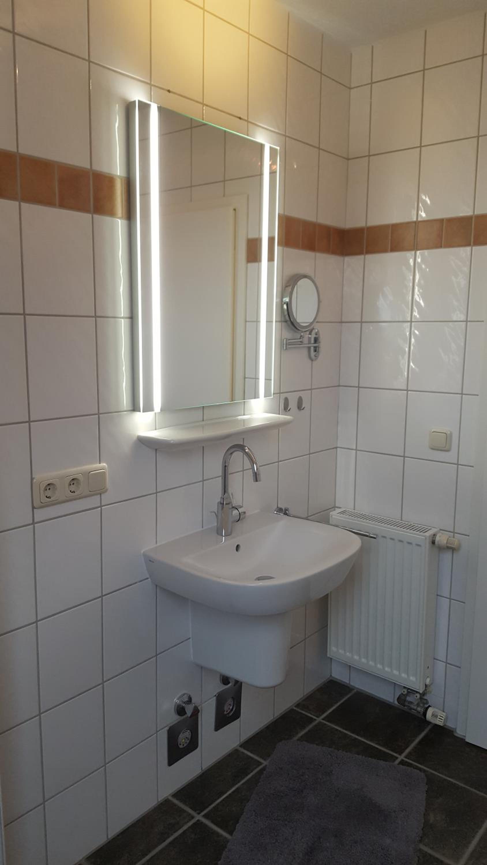 One-Bedroom Apartment - Photo 3