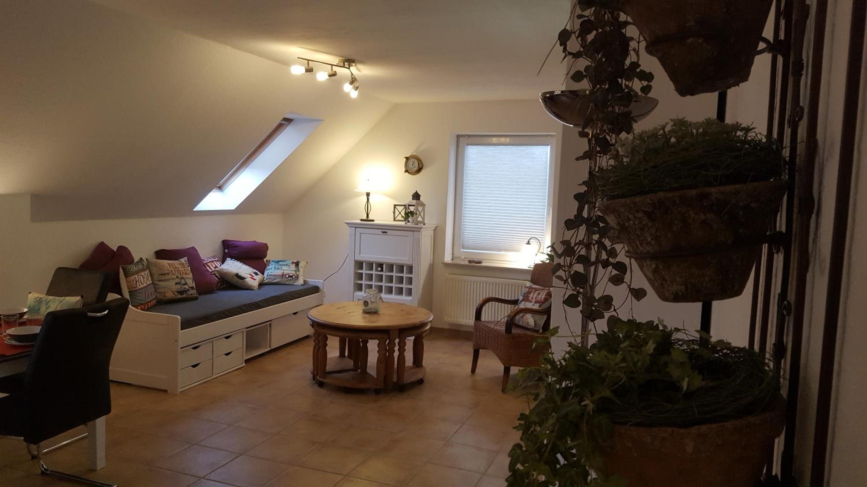One-Bedroom Apartment - Photo 2