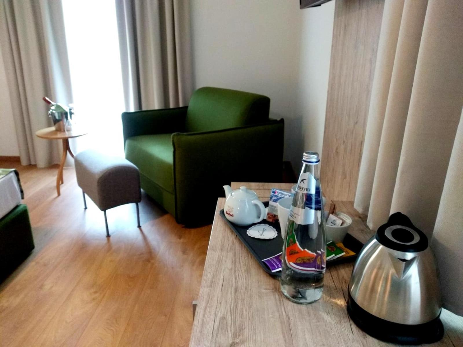 Deluxe Triple Room with Spa Access - Photo 2