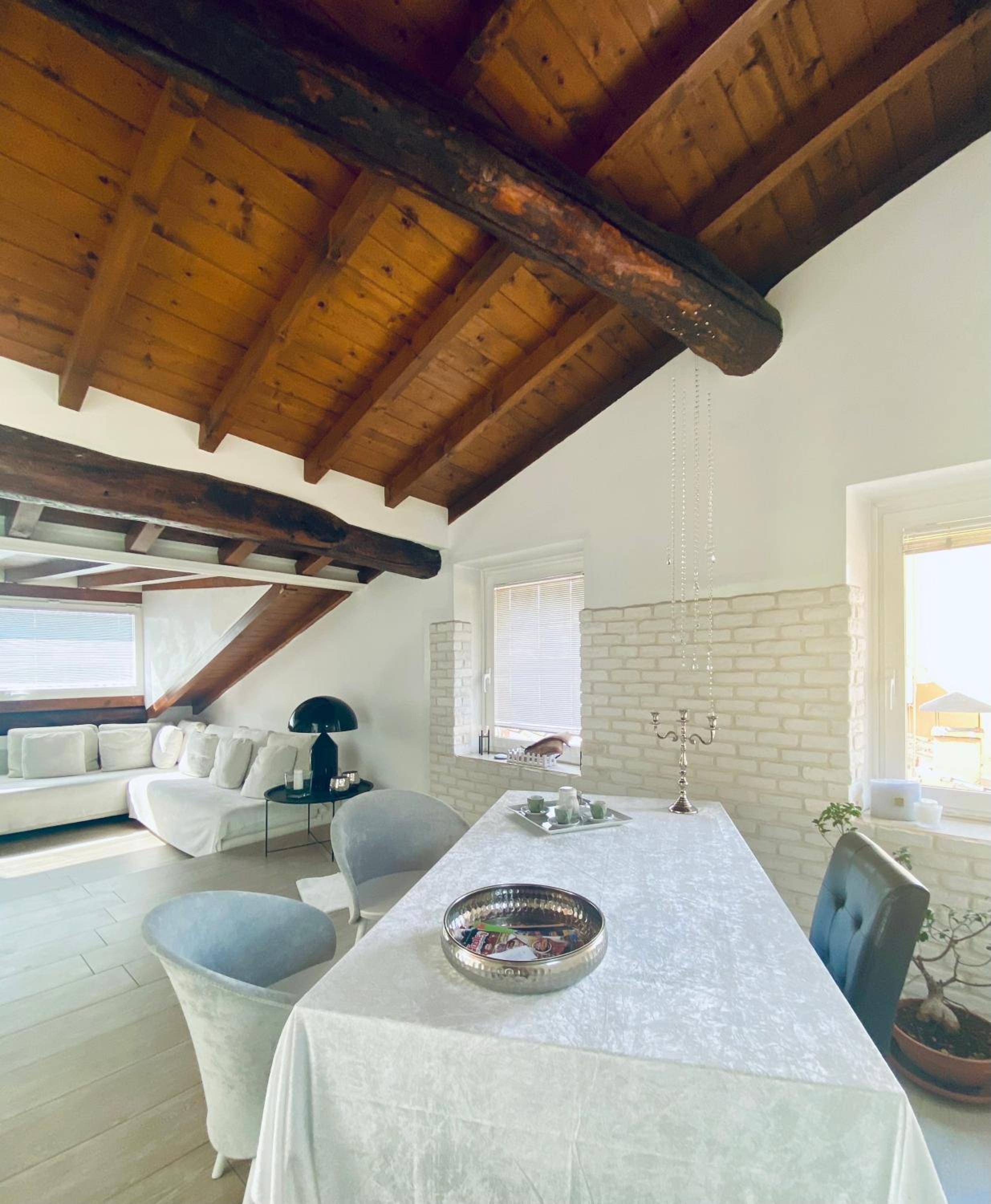 Two-Bedroom Penthouse Apartment with Terrace - Photo 3