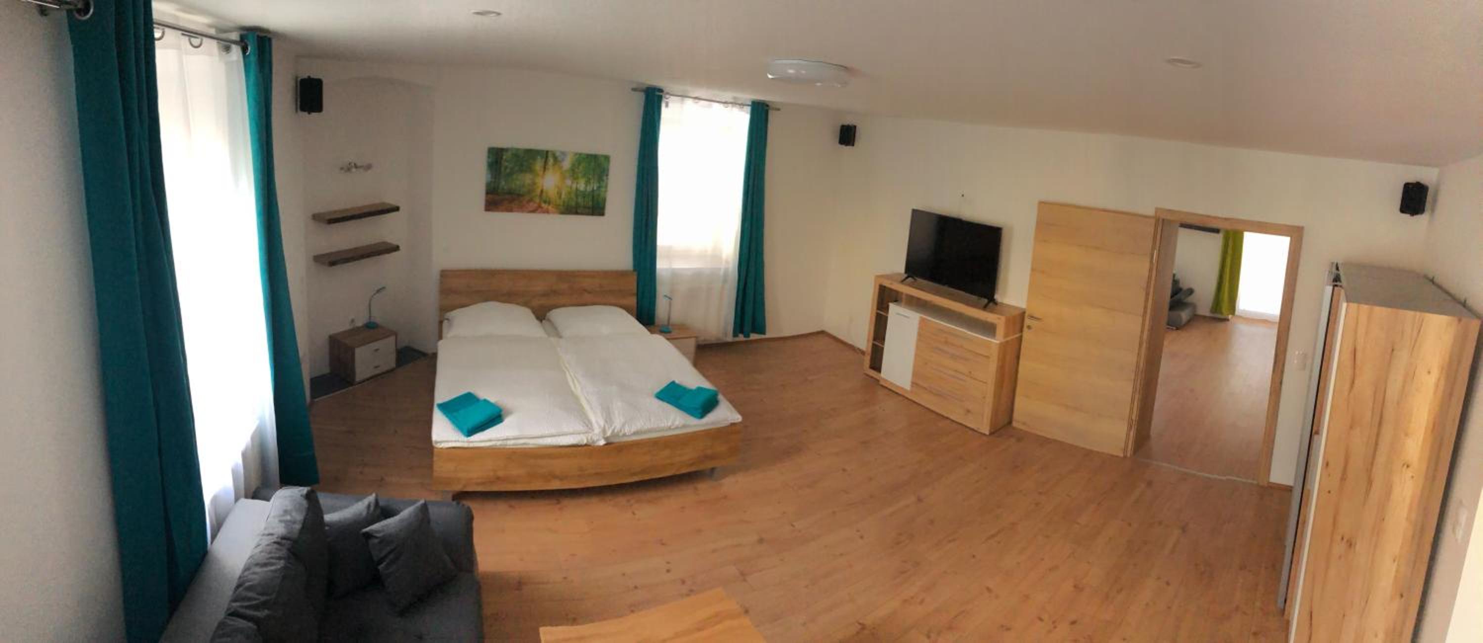 One-Bedroom Apartment photo 1