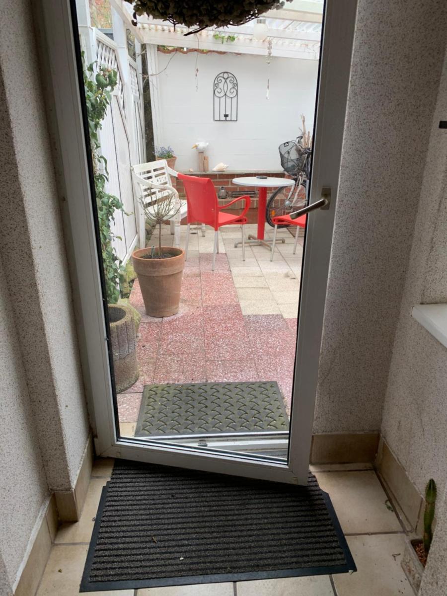 Apartment with Garden View