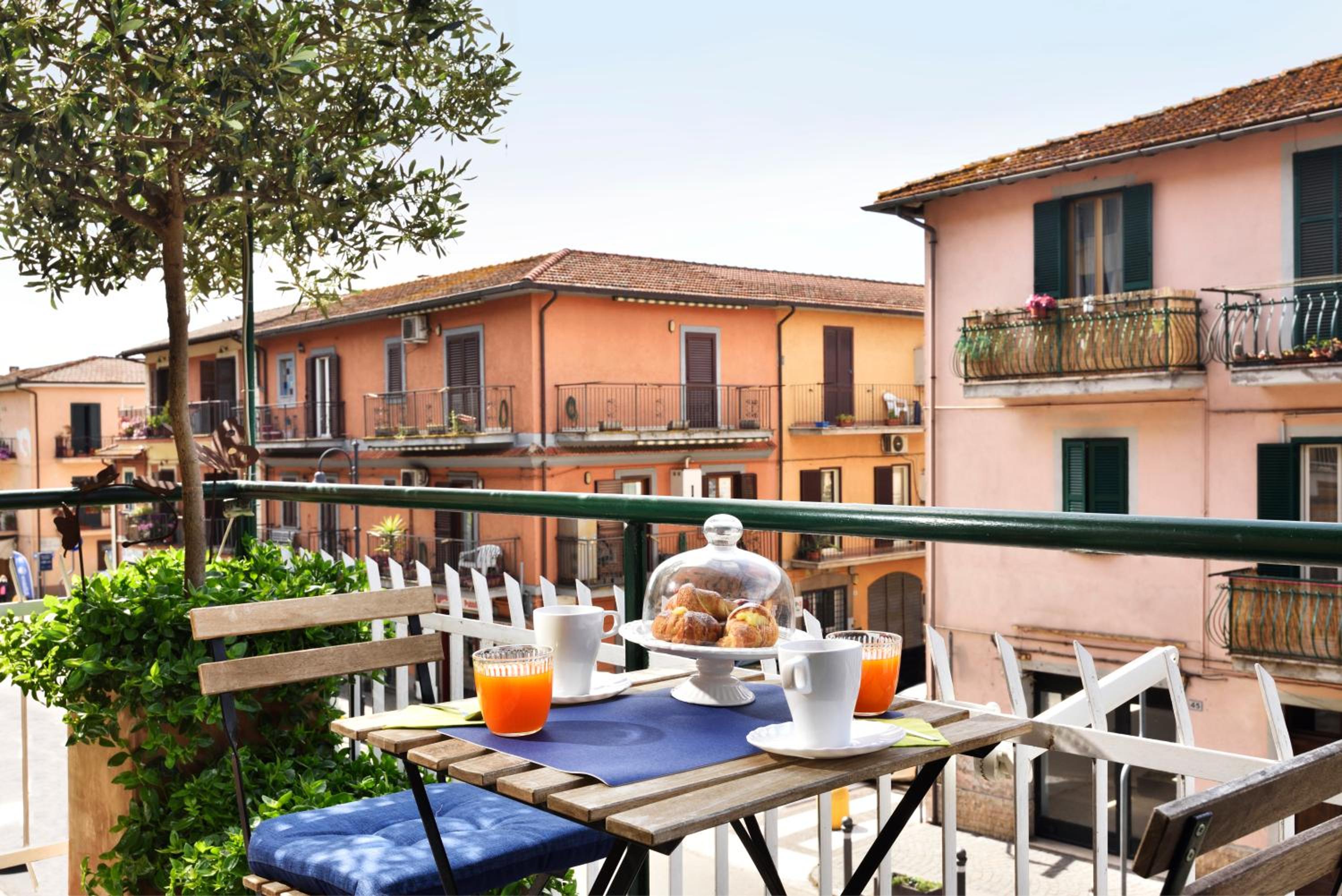 Apartment with Terrace - Photo 9