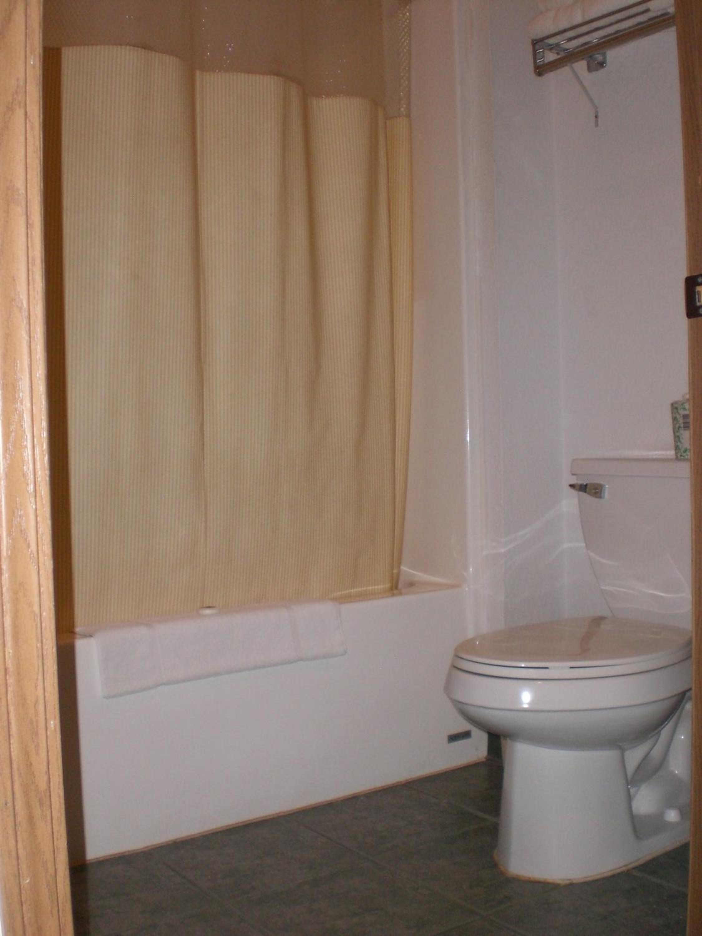 King Room - Non-Smoking photo 3