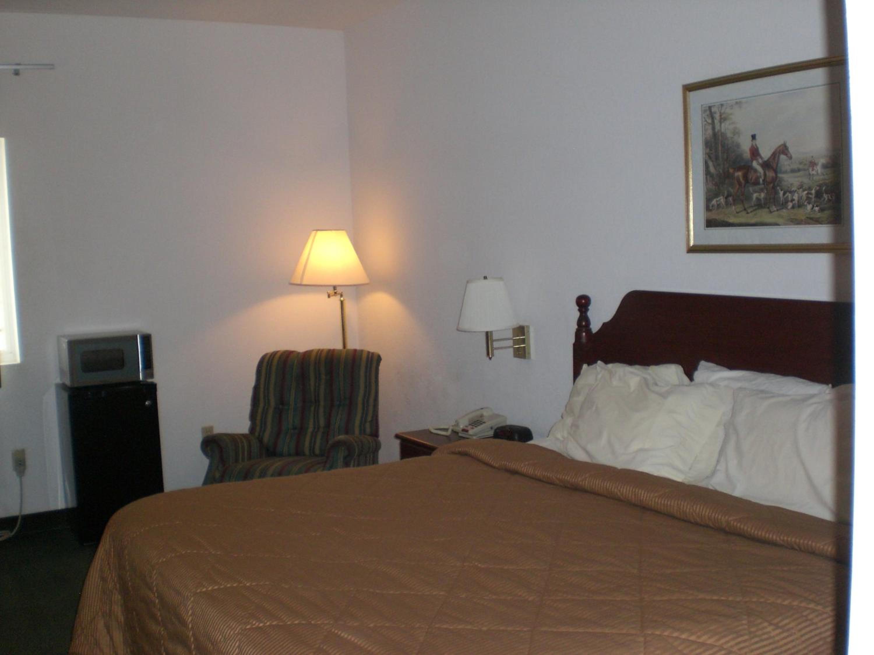 Deluxe Queen Room - Disability Access/Non-Smoking photo 1