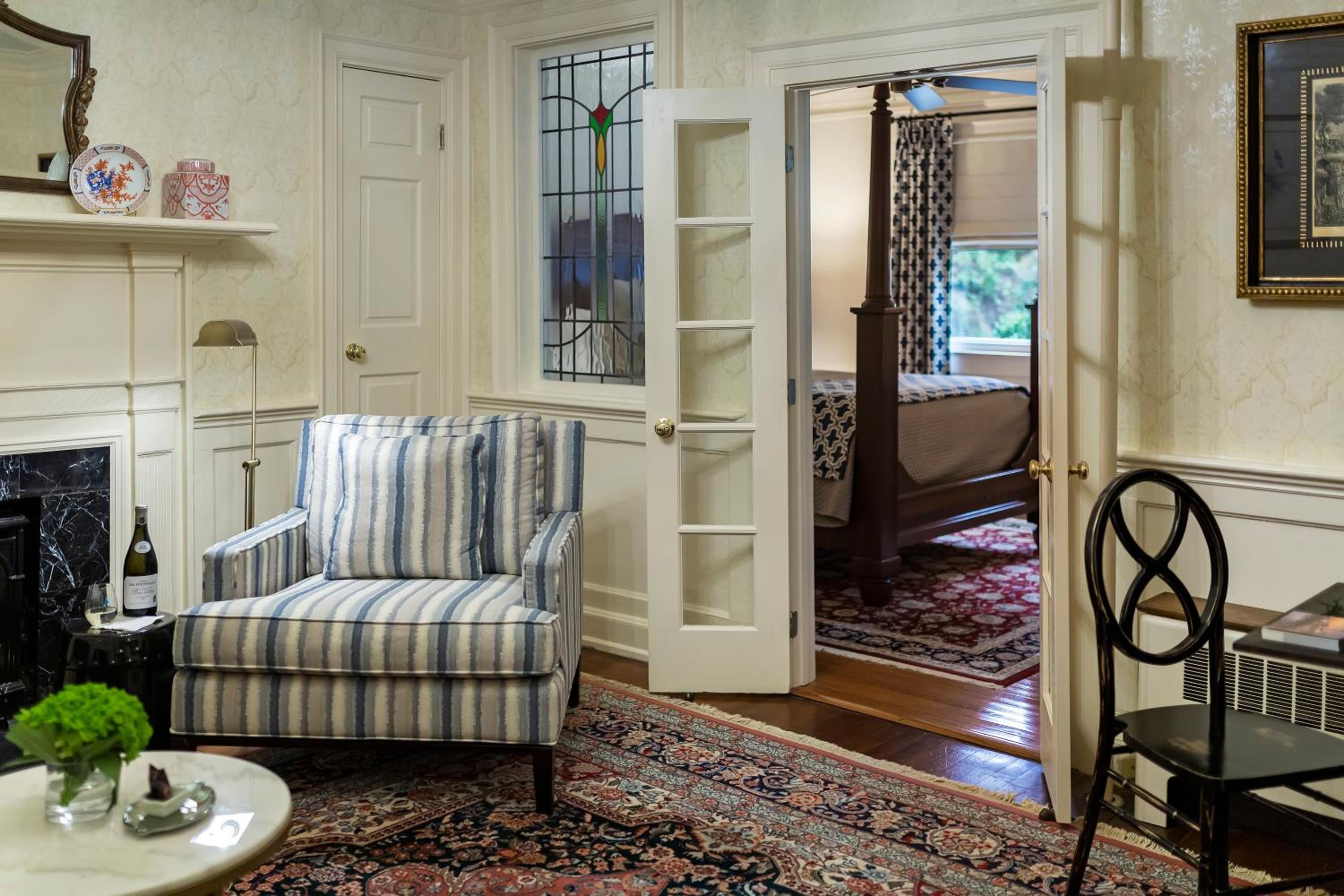 Queen Suite with Spa Bath