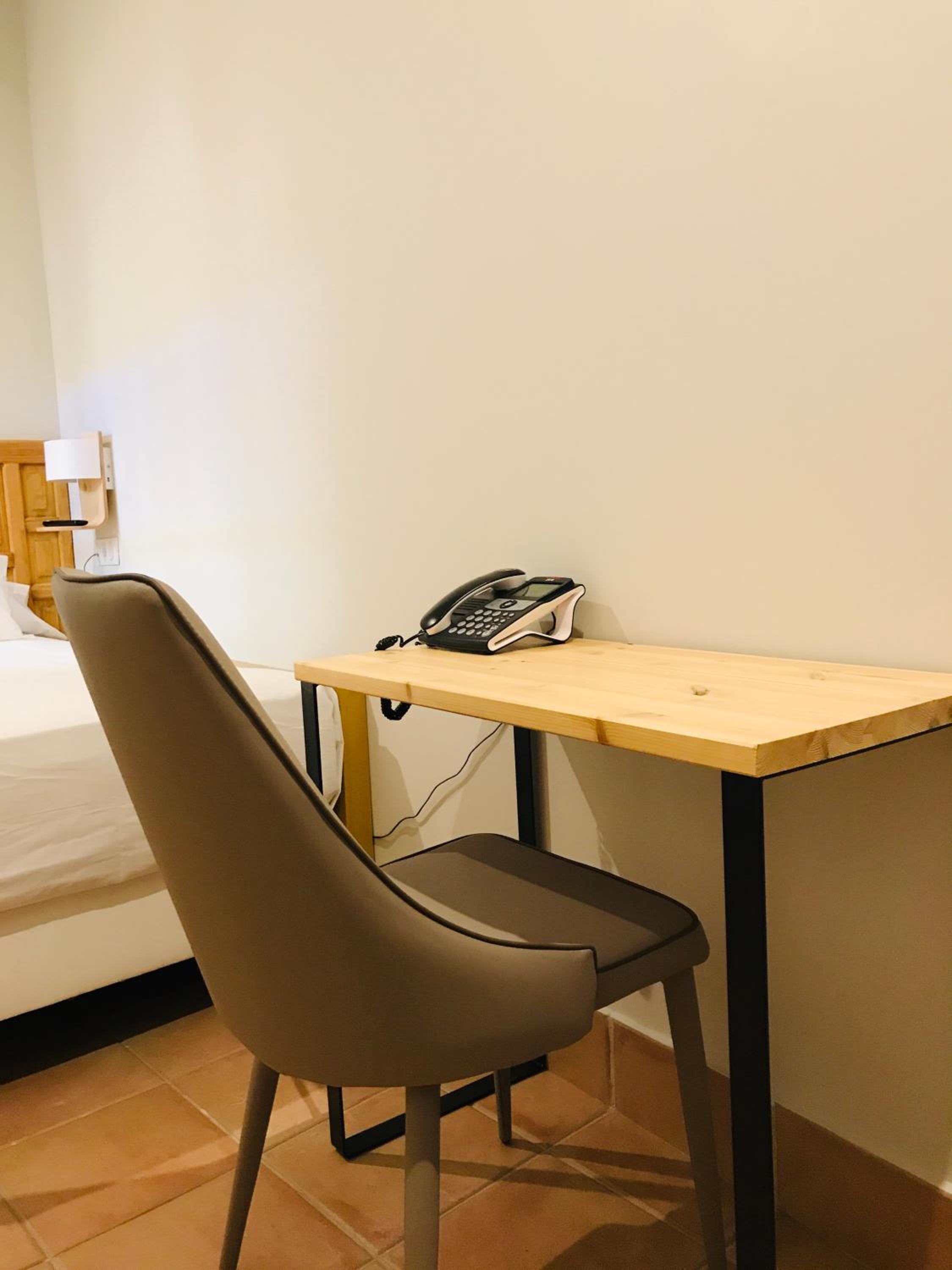 Deluxe Single Room photo 3