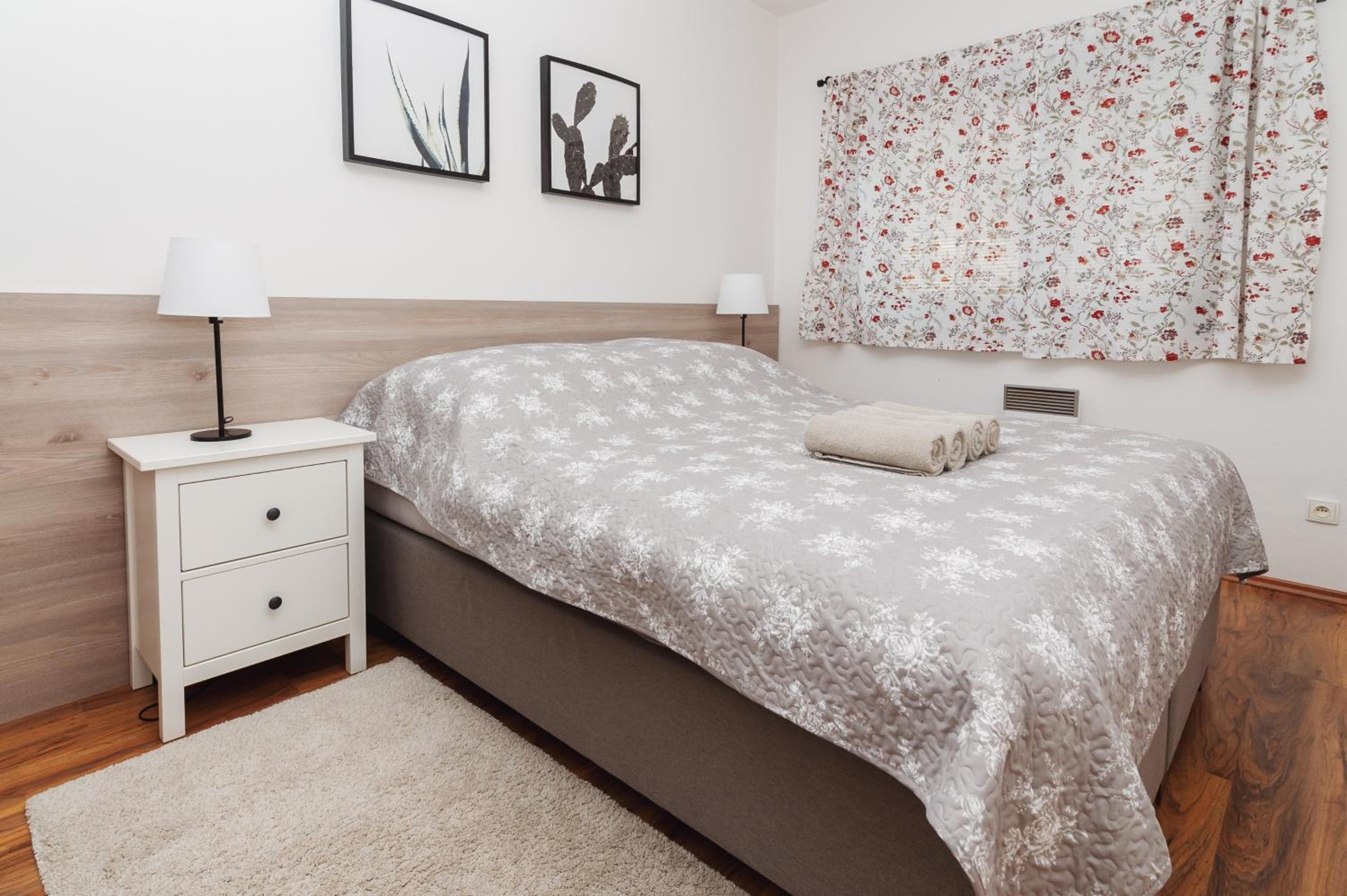 One-Bedroom Apartment - Photo 13