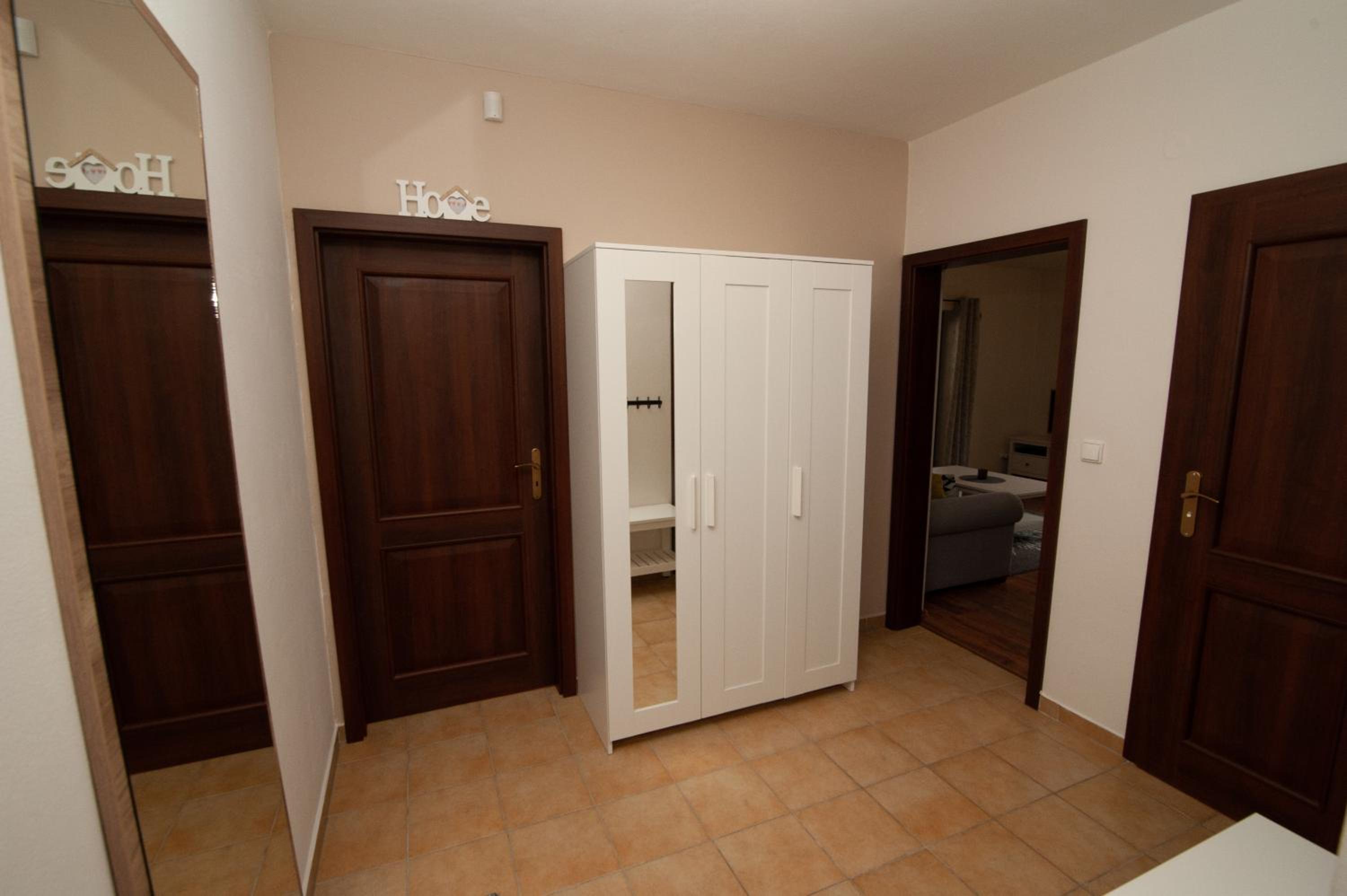 One-Bedroom Apartment - Photo 23