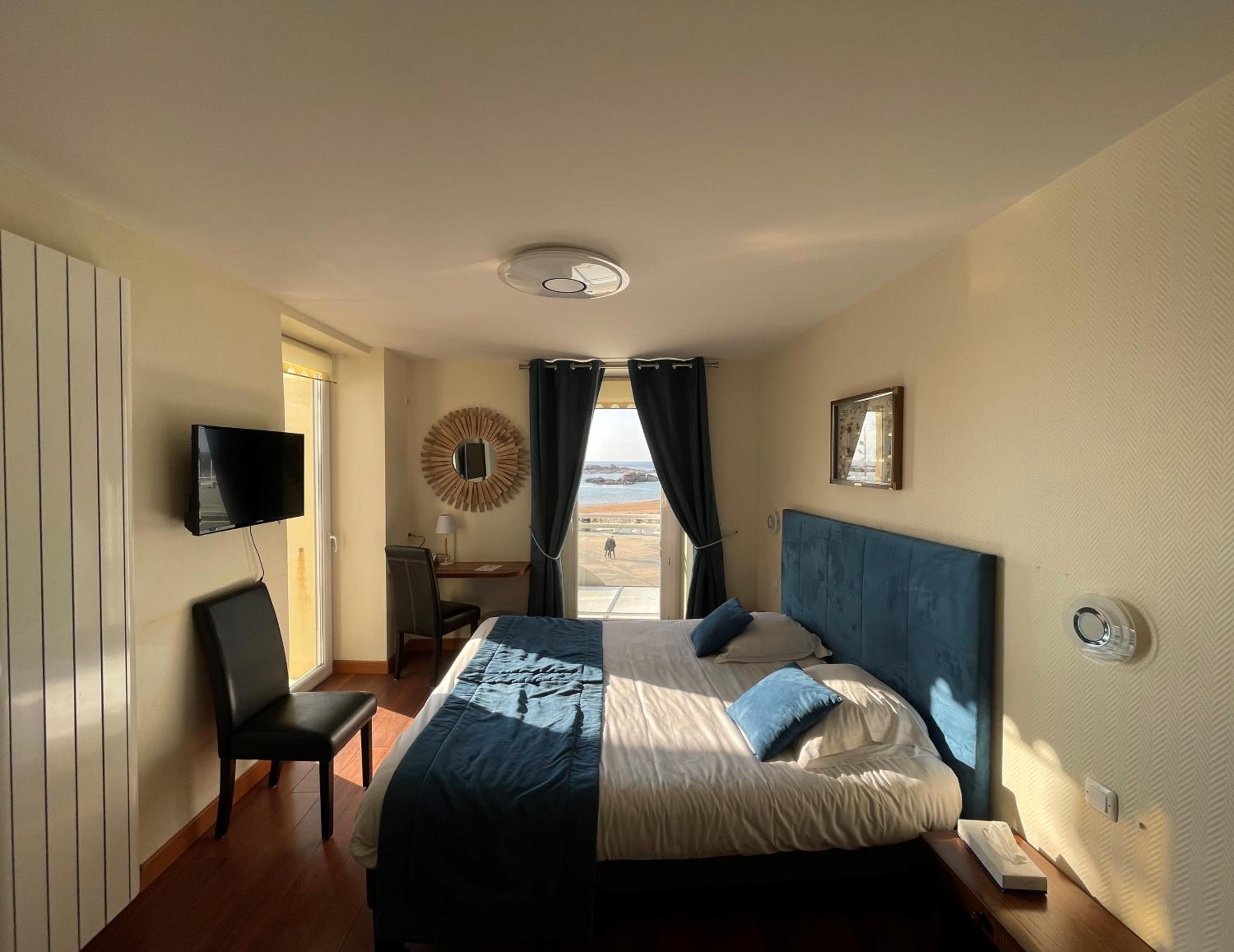 Double Room with Sea View photo 1