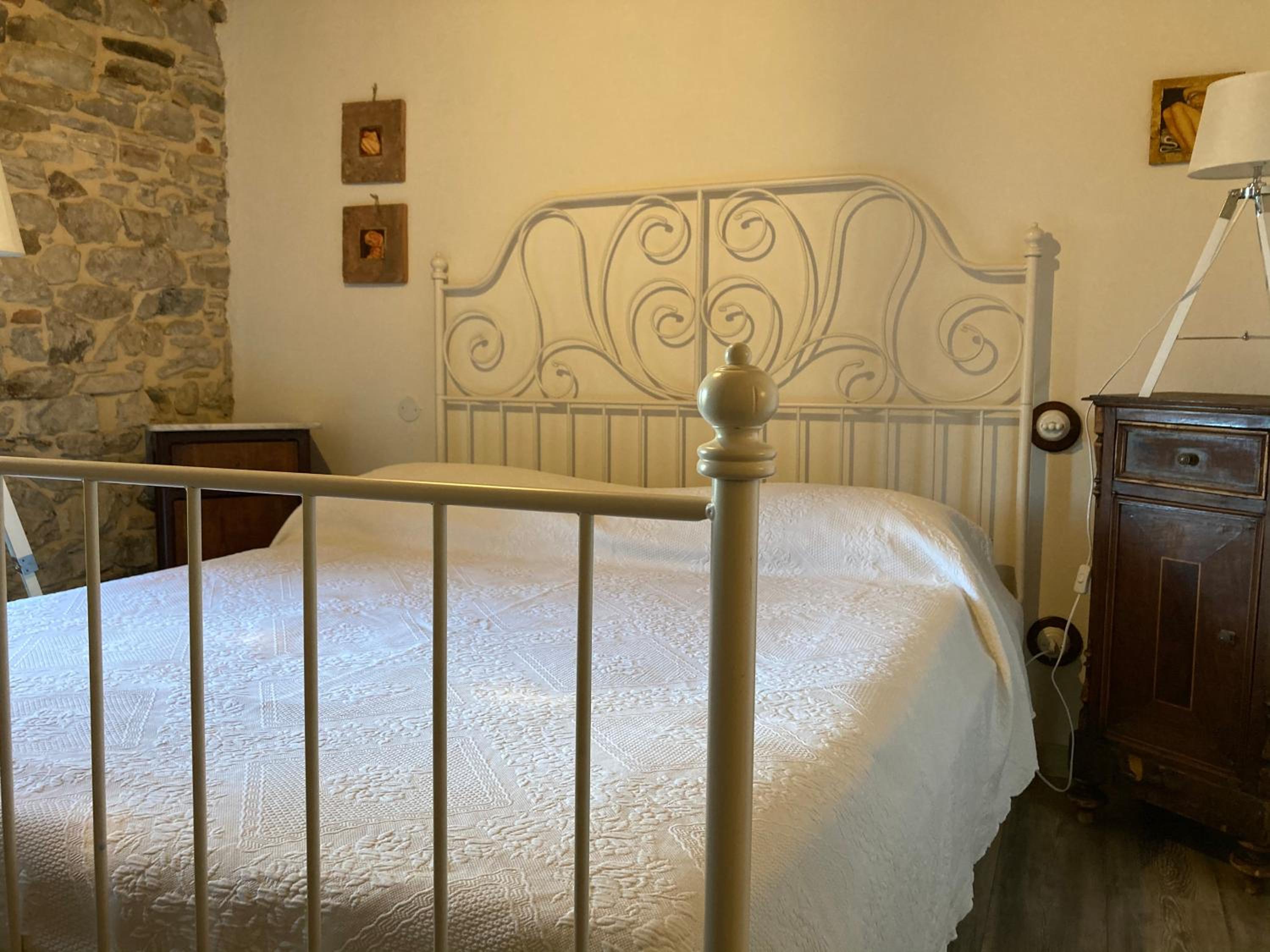 Double or Twin Room with Balcony - Photo 8