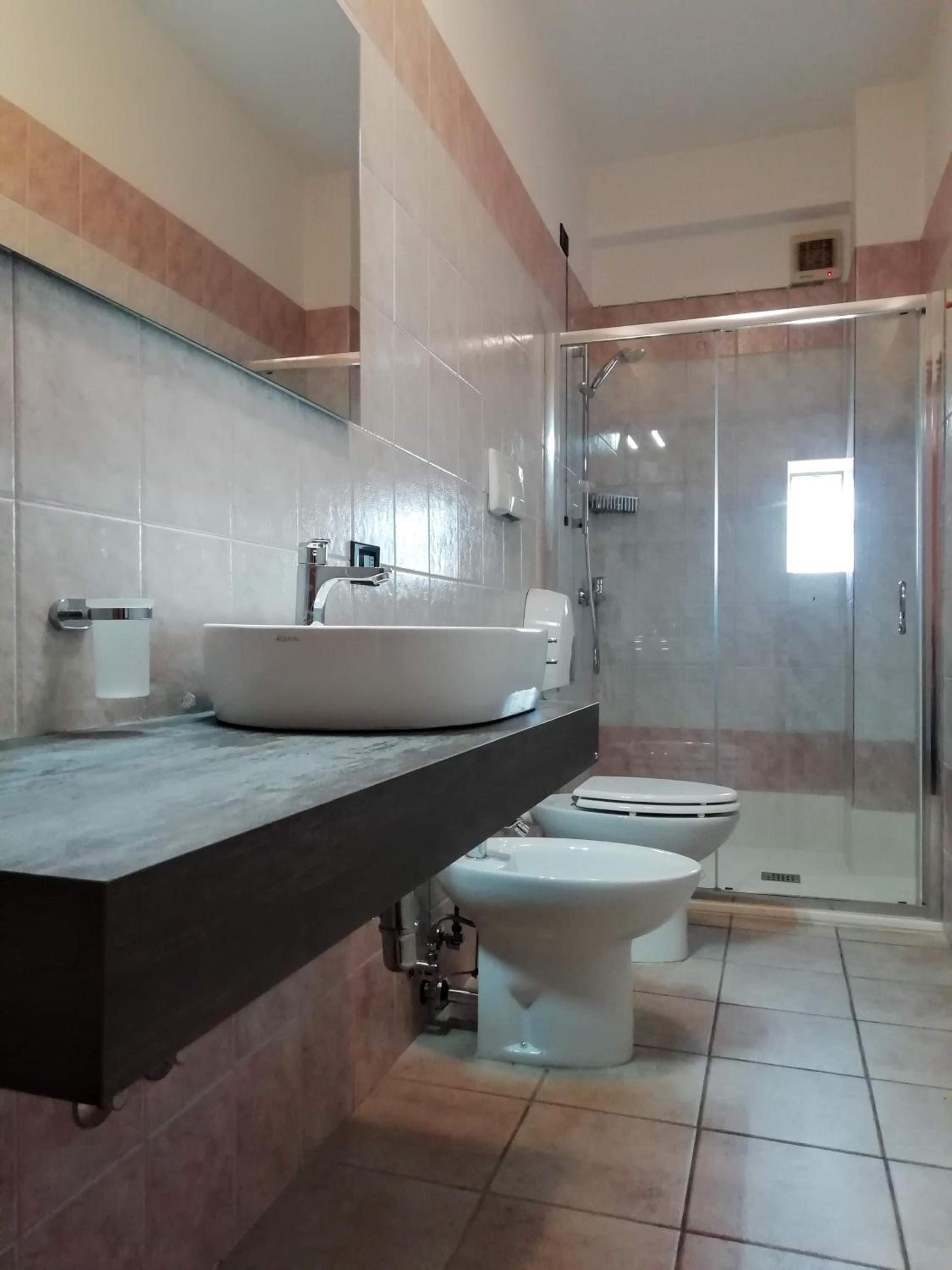 Quadruple Room - Photo 7