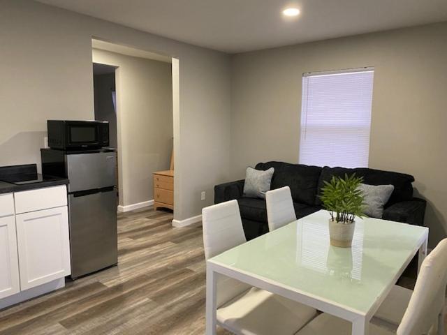 Deluxe Queen Suite