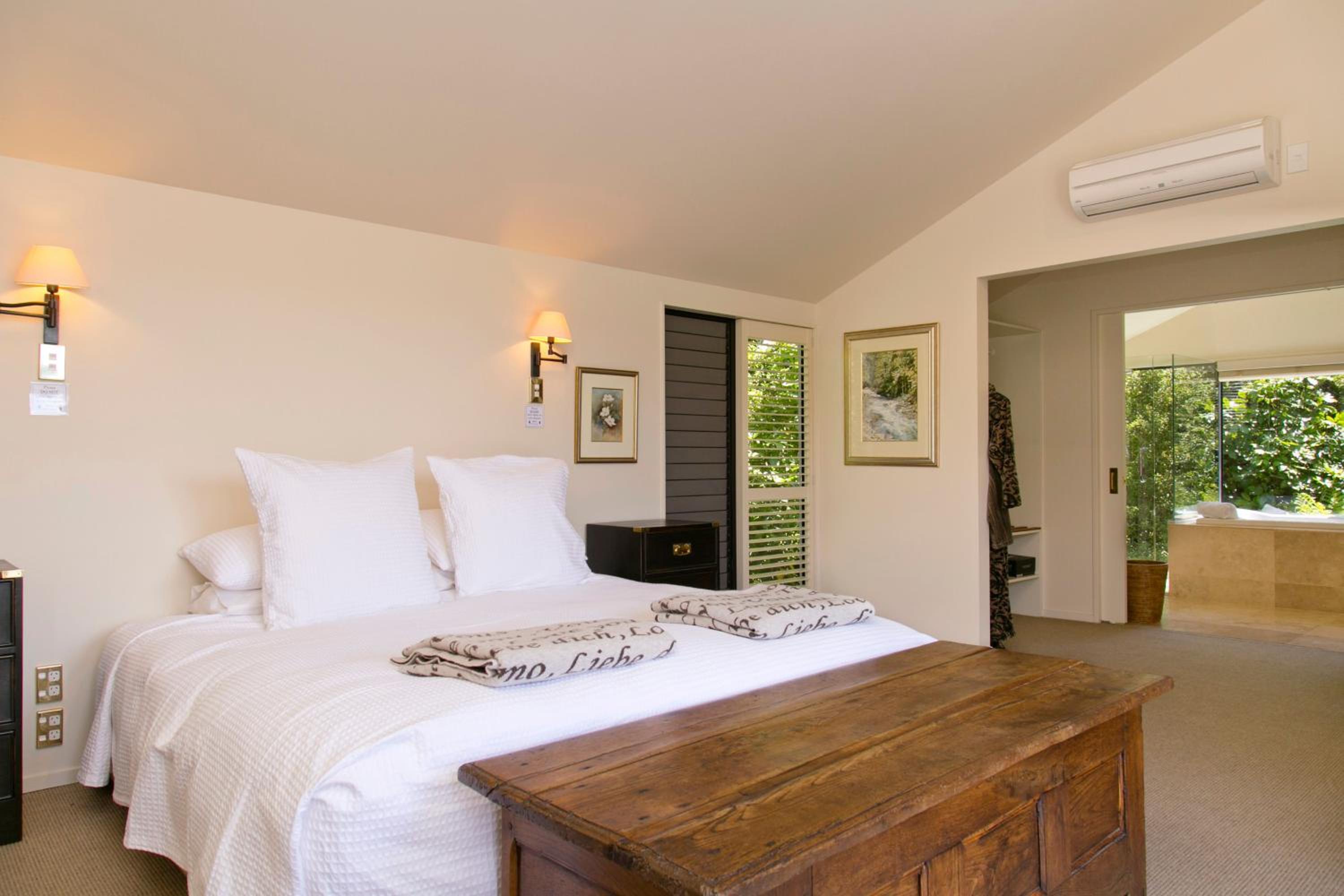 Two-Bedroom Villa - Photo 12