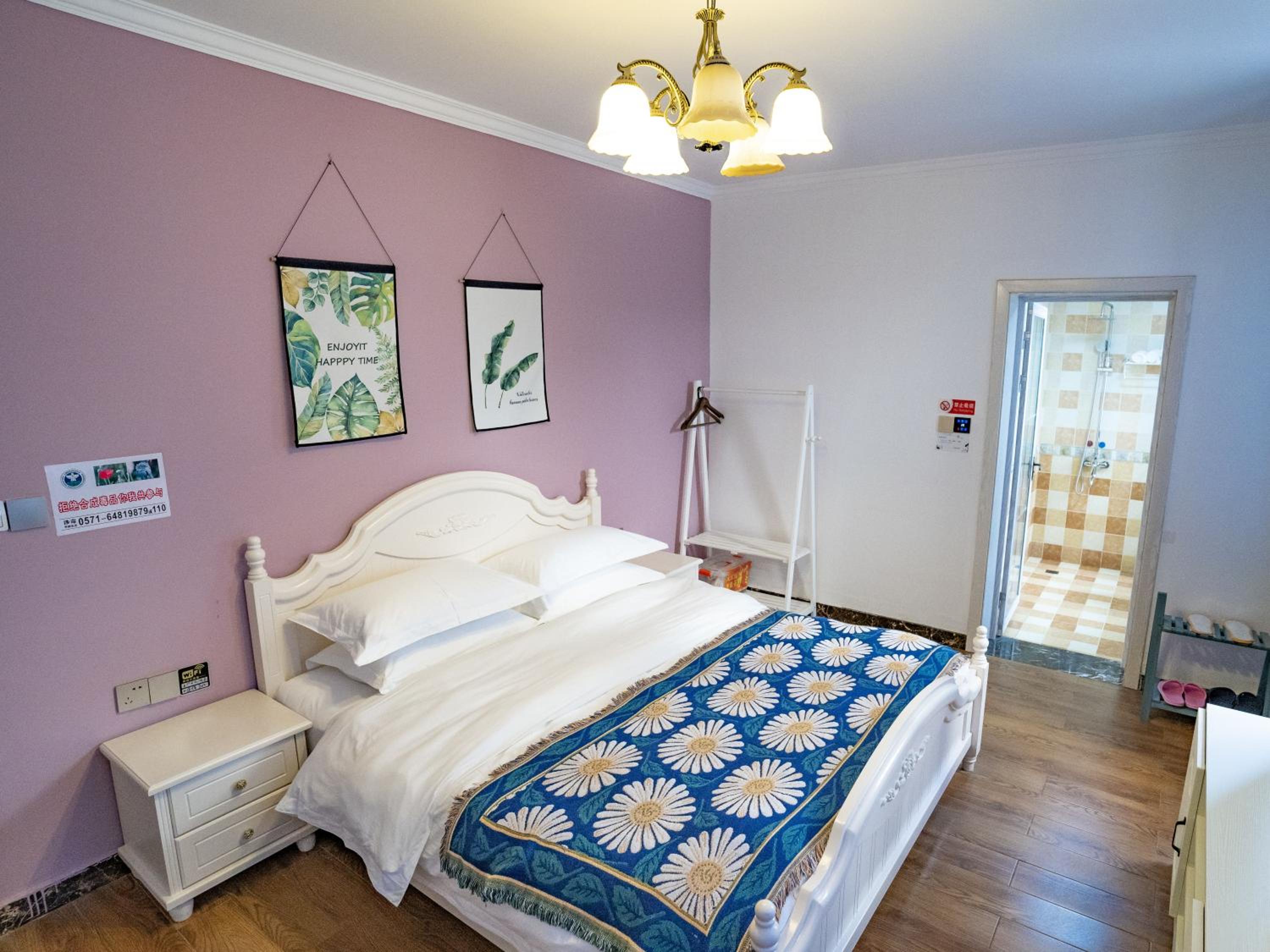 Deluxe Queen Room photo 2
