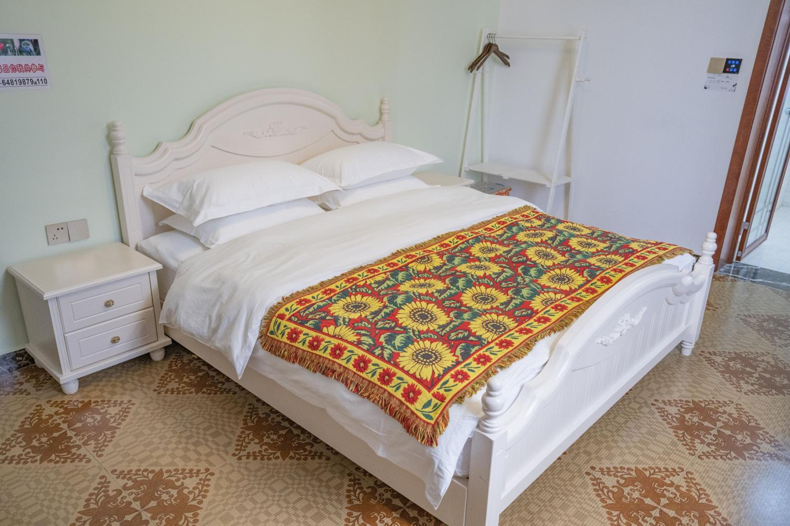 Deluxe Queen Room photo 3