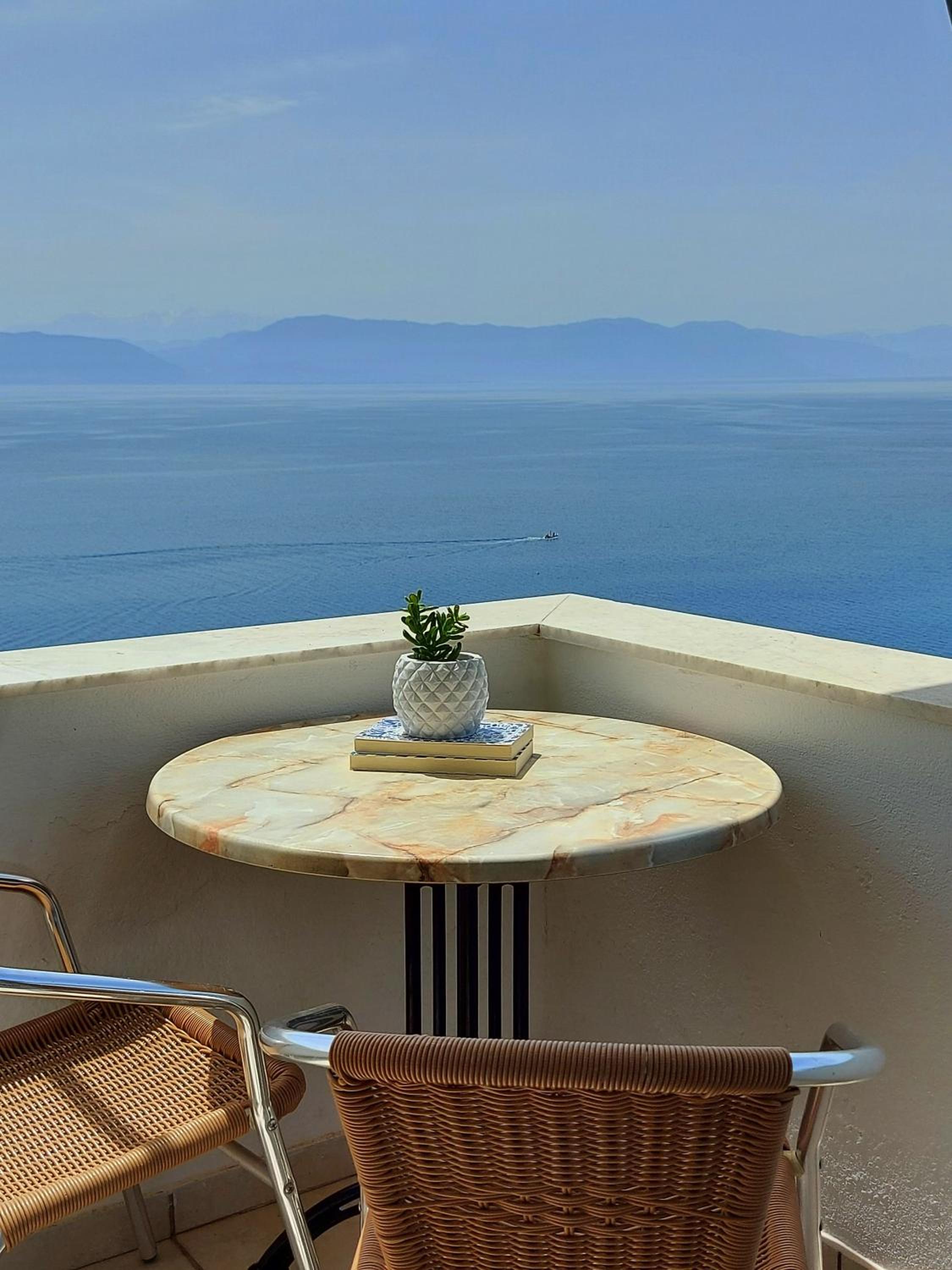 Studio with Sea View - Photo 24