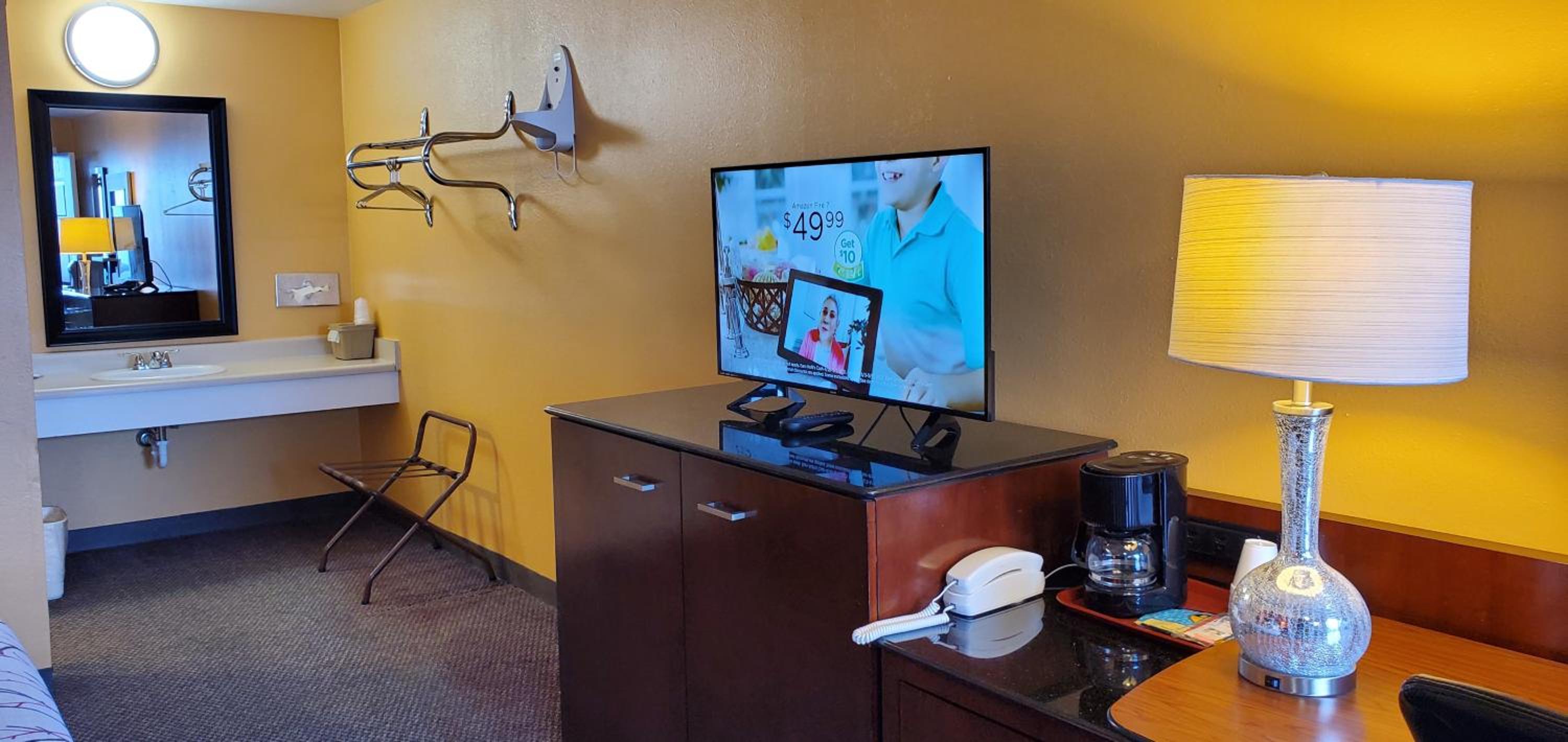 Deluxe King Room photo 2