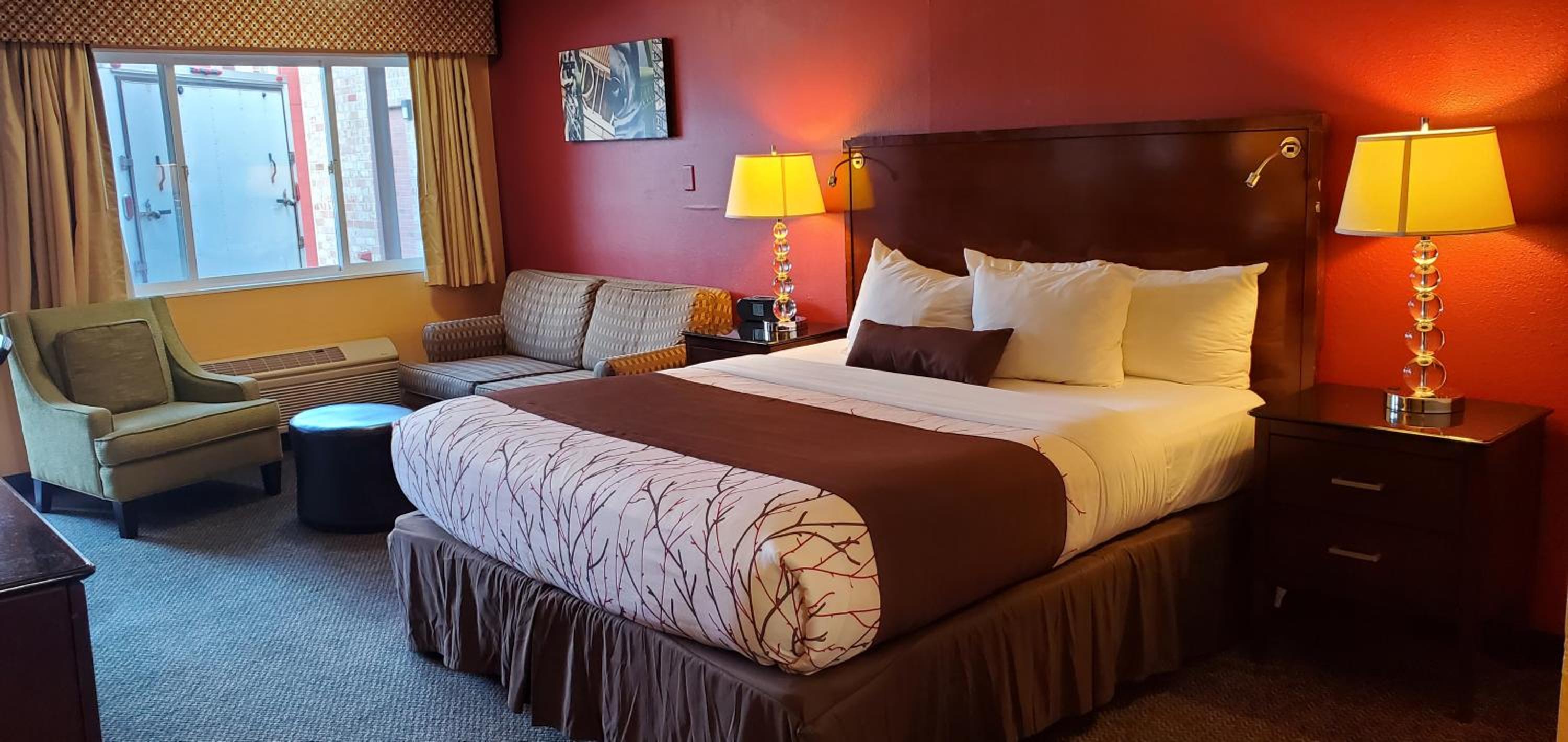 Deluxe King Room photo 1
